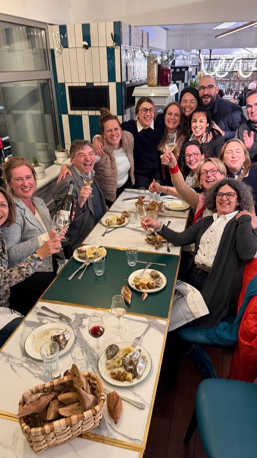 Ils Ă©taient lĂ au salon des vins du Chai 2026 ! Merci les amis đ«¶đ»
Psst⊠leurs bouteilles sont disponibles en boutique đ·
#salonduvin #vigneron #degustation #vin #pau
@domaine_bellegarde @brasserieaussau @lionelosmin @clos_de_lanhel @m_chapoutier @aixrose.official @chateau_thieuley @domainesergelaloue @damptfreres @atelier_hugues_laborde @jarnoterie @mourguesdugres @domaine_la_monardiere @combellaserre @alexfoillard @domaine_chaume_arnaud