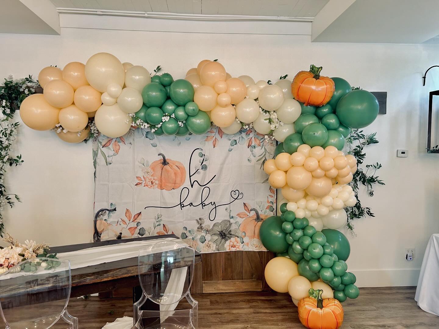 The Venue at Wildwood sparkled with joy on Saturday, hosting a delightful baby shower for Brittany and Dakota. This adorable family made our hearts feel so full! Book with us now at The Venue at Wildwood!
#chattanoogatn #wildwoodga #wildwoodevents #wedding #smallevents #trentonga