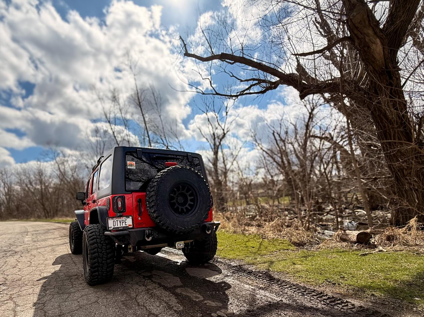 Happy Tushy Tuesday all! It might be cold out but at least sunny.
#jeep #jeepwranglerunlimited #tushytuesday🍑 #sunny t#tuesdayvibes