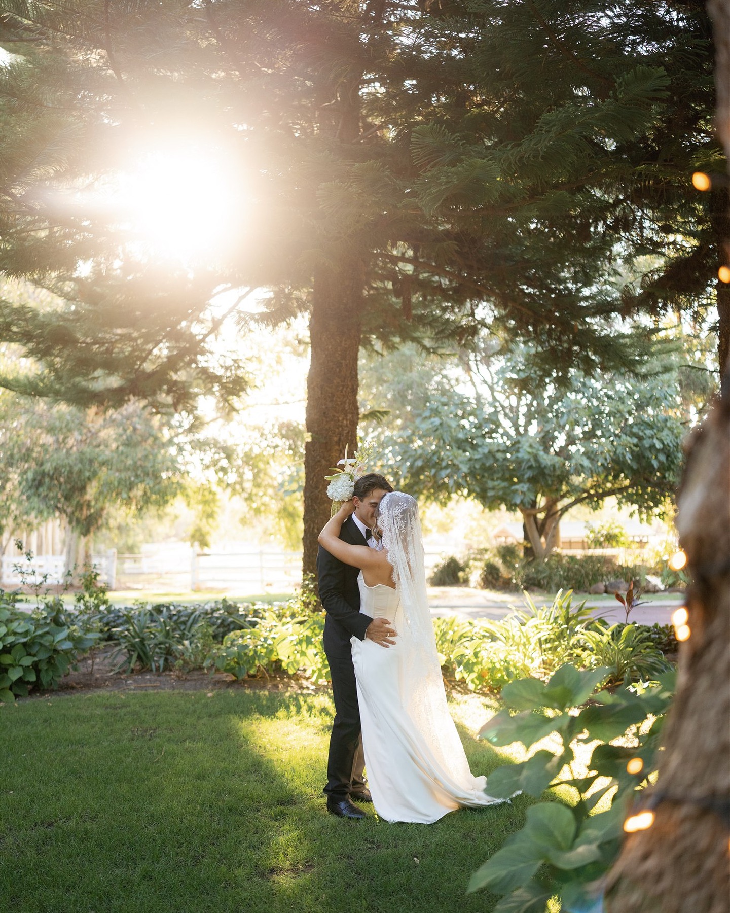Magic ✨
Team:
Photography @carisse.antonas
Venue @brookleighestate_
Makeup @byclaudiabelle
Hair @simayhair
Dress @martinalianabridal
Suit @politixmenswear
Music & MC @danieltropianomusic
Content creator @mediabymish
Celebrant @weddingswithcathy
Cake @katebatter