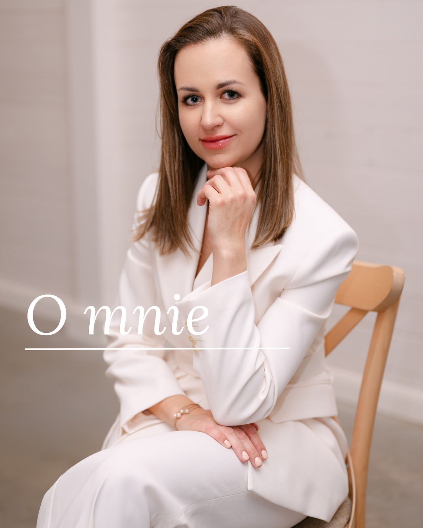 Nazywam się Iwona Nowakowska i od lat z pasją tworzę wyjątkowe śluby oraz przyjęcia, które odzwierciedlają historię i charakter każdej Pary 🤍
Specjalizuję się w organizacji ślubów dla Par, które oczekują więcej - spokoju, jakości i pełnego zaopiekowania na każdym etapie przygotowań. Łączę kreatywną wizję z doświadczeniem i precyzją, tworząc wydarzenia o ponadczasowym charakterze ✨
Pracuję w oparciu o sprawdzone procesy i współpracę z najlepszymi partnerami w branży. Czuwam nad każdym aspektem realizacji - od koncepcji, przez logistykę, aż po koordynację dnia ślubu - zapewniając absolutny komfort i pewność, że wszystko przebiegnie zgodnie z planem 👌
📷 @upstream_studio_photography
#weddingplannerpolska #weddingplannerpoznan #konsultantślubny #slubpoznan #organizacjaślubu
