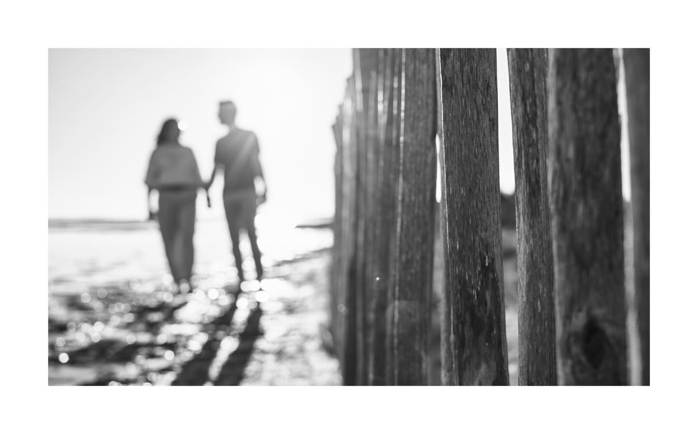 Et si vous pouviez enlever 50% du stress de votre mariage… avant même le jour J ?
On ne va pas se mentir…
être à l’aise devant un objectif, ça ne s’improvise pas.
C’est pour ça que j’ai fait un choix simple :
inclure une séance d’engagement dans toutes mes formules.
Un moment juste pour vous, dans votre endroit préféré.
Sans pression. Sans timing. Juste du vrai. ✨
Avec Morgane & Mario… c’était tout sauf une séance “posée”
Des fous rires, du vent, du sable… et surtout une énergie incroyable.
On s’est amusés du début à la fin.
Résultat ?
Le jour du mariage, ils étaient totalement détendus.
Comme si on se connaissait déjà depuis toujours.
Et ça… ça change tout.
2027 est déjà en train de se remplir très vite.
💌 Envoie-moi “MARIAGE 2027” en message privé pour bloquer ta date
❤️ Like si tu veux vivre une expérience comme celle-ci
💬 Dis-moi : c’est quoi VOTRE endroit à vous ?
#mariage2027 #photographemariage #seancedengagement #coupleauthentique #souvenirsdamour