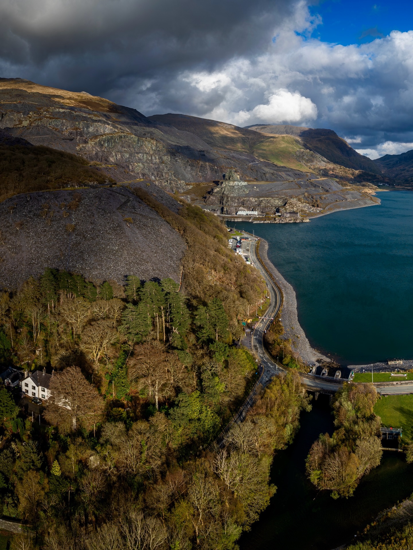 📍Llanberis
#yrwyddfa #snowdonia360 #visitwales #eryri #dji