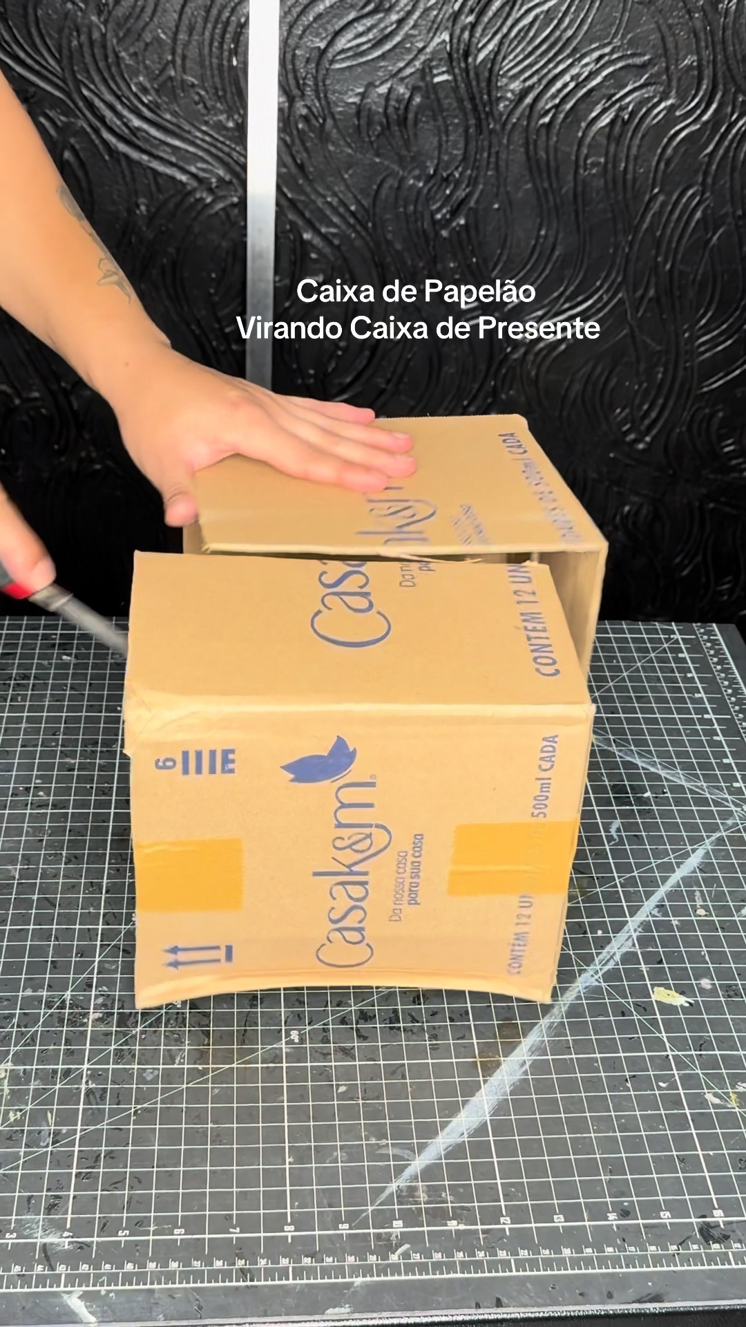 Ele criou isso com uma embalagem usada! Imagine o poder de personalização que você pode ter com uma embalagem nova, sem estampa.
Caixas novas e lisas: O fundo perfeito para você carimbar sua logo ou usar suas etiquetas de forma impecável.
Aparência Profissional: Seu produto novo merece uma embalagem que acompanhe esse valor.
Sem complicação: Somos seu fornecedor único. Além das caixas, temos as fitas e as etiquetas de couchê que você precisa.
🔗 Precisa de caixas hoje? Em BH, nós entregamos no mesmo dia! Chame no link da bio.
#CaixaECia #Ecommerce #Embalagem #BeloHorizonte #DicaDeNegocio #Unboxing #Logistica #EmbalagemPersonalizada