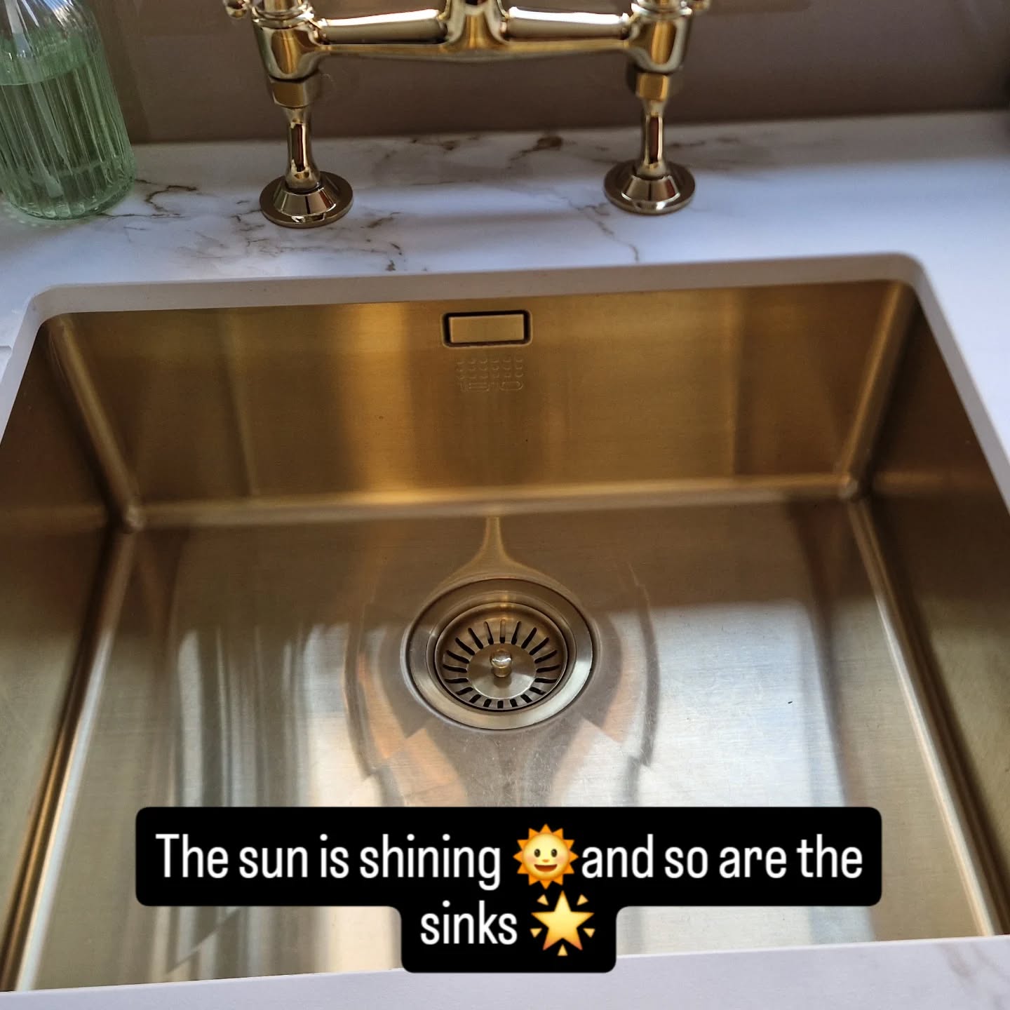 When the sun shines 🌞
#housekeepingcompany #housekeepingservices #holidayhomes #holidaycottages #shinysinks