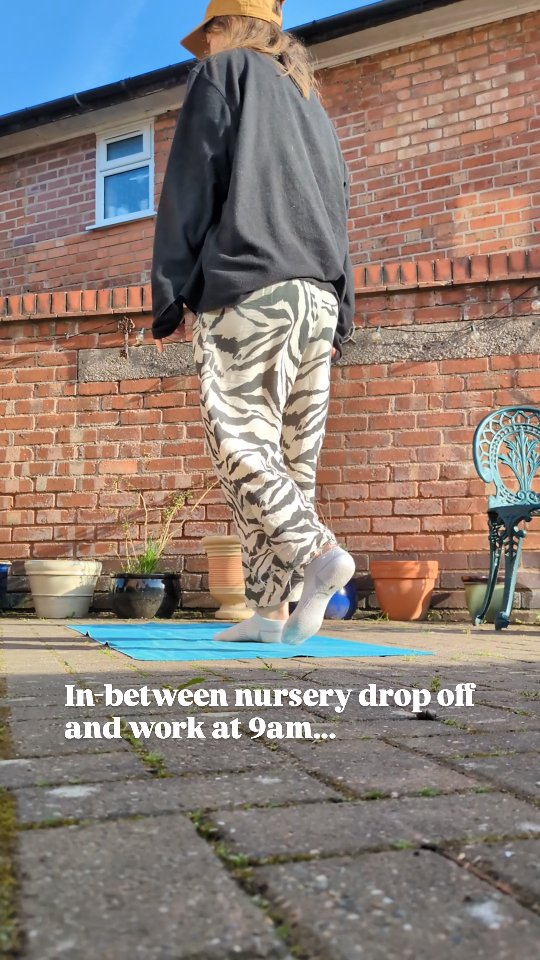 Excuse the greasy hair...
#yogaformoms #meditationathome
#yogaathome #meditationformoms #meditationteacher