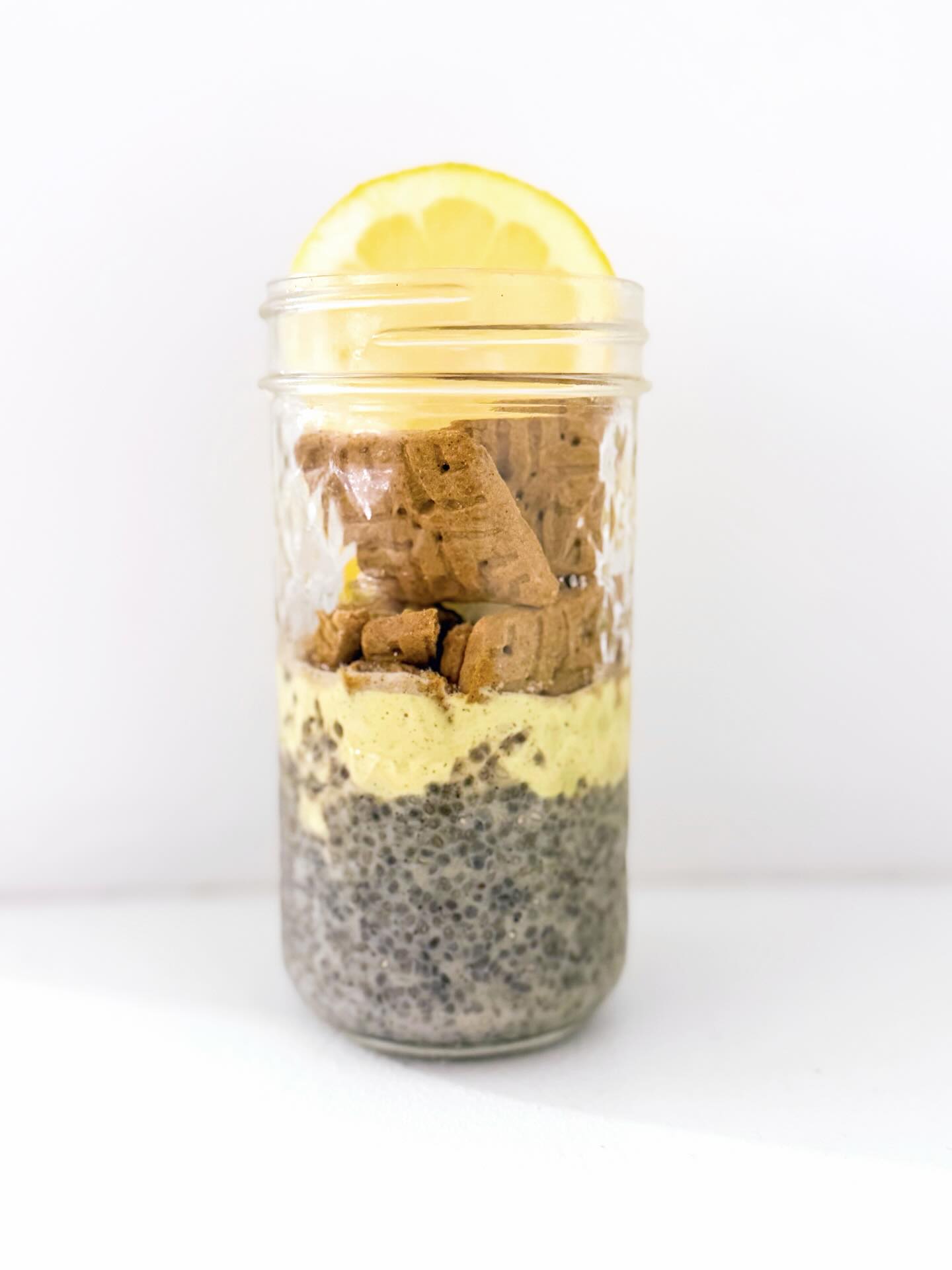 New recipe! If you want dessert for breakfast, this is definitely the right recipe for you!
🍋Lemon Chia Seed Pudding (makes 2 individual small jars)
Chia Seed Pudding Layer Ingredients:
-3 T. chia seeds
-1/2 cup almond milk
-1 T. raw honey
-1/2 t. vanilla powder
-1/2 T. lemon zest
-1 serving of vanilla protein powder or unflavored protein powder (Optional. Depending on brand, it may change flavor and texture)
Lemon Pudding Layer Ingredients:
-1/2 raw cashews, soaked in hot water for 20 min
-1/2 cup almond milk
-2 T. fresh lemon juice
-1 T. lemon zest
-1/8 t. turmeric (optional for color)
-1 T. maple syrup
-1/4 t. vanilla powder
Toppings Ingredients:
-Thin lemon slices (optional for garnishes)
-Simple Mills Honey Cinnamon Sweet Thins, crushed up
Directions:
1. In a small bowl, mix together the chia seed pudding ingredients. Divide the chia seed pudding into 2 small jars.
2. In a blender, blend the lemon pudding layer ingredients together. This blends best in a small blender or you can also use an attachment like the Blendtec Twisted Jar.
3. Divide the lemon pudding among the 2 jars, pouring it on top of the chia seed pudding.
4. Set in the fridge overnight and enjoy for breakfast the next morning.
5. When it is time to eat the pudding, crush up Simple Mills Honey Cinnamon Sweet Thins and sprinkle on top of the lemon chia seed pudding. Enjoy!