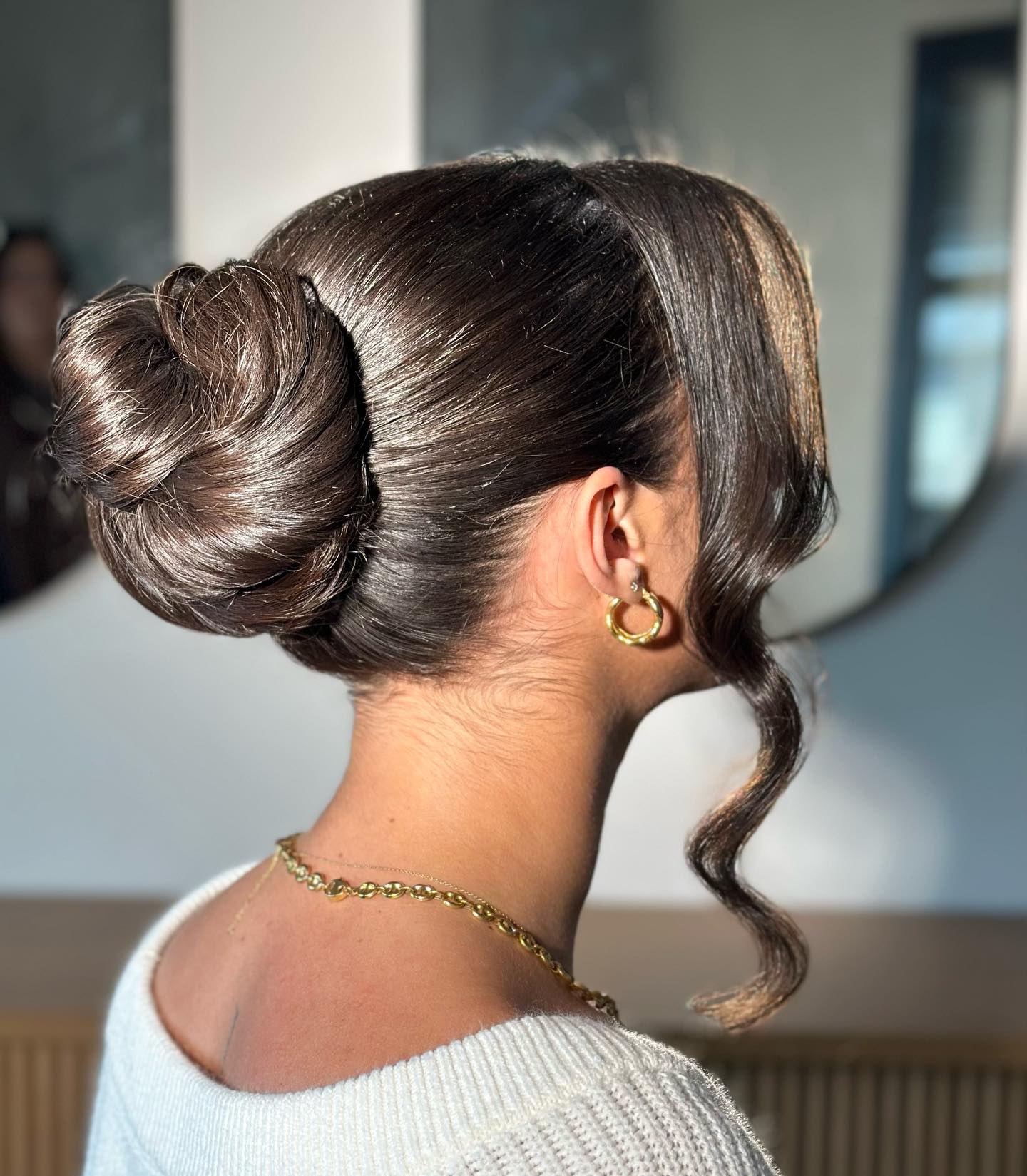 Brides to be save this updo inspo 💍
.
.
Makeup @micaelaborrellimakeup
Model @myadintino
.
#updohairstyles #bridalupdo #niagarahair #niagaraweddings #2026bride
