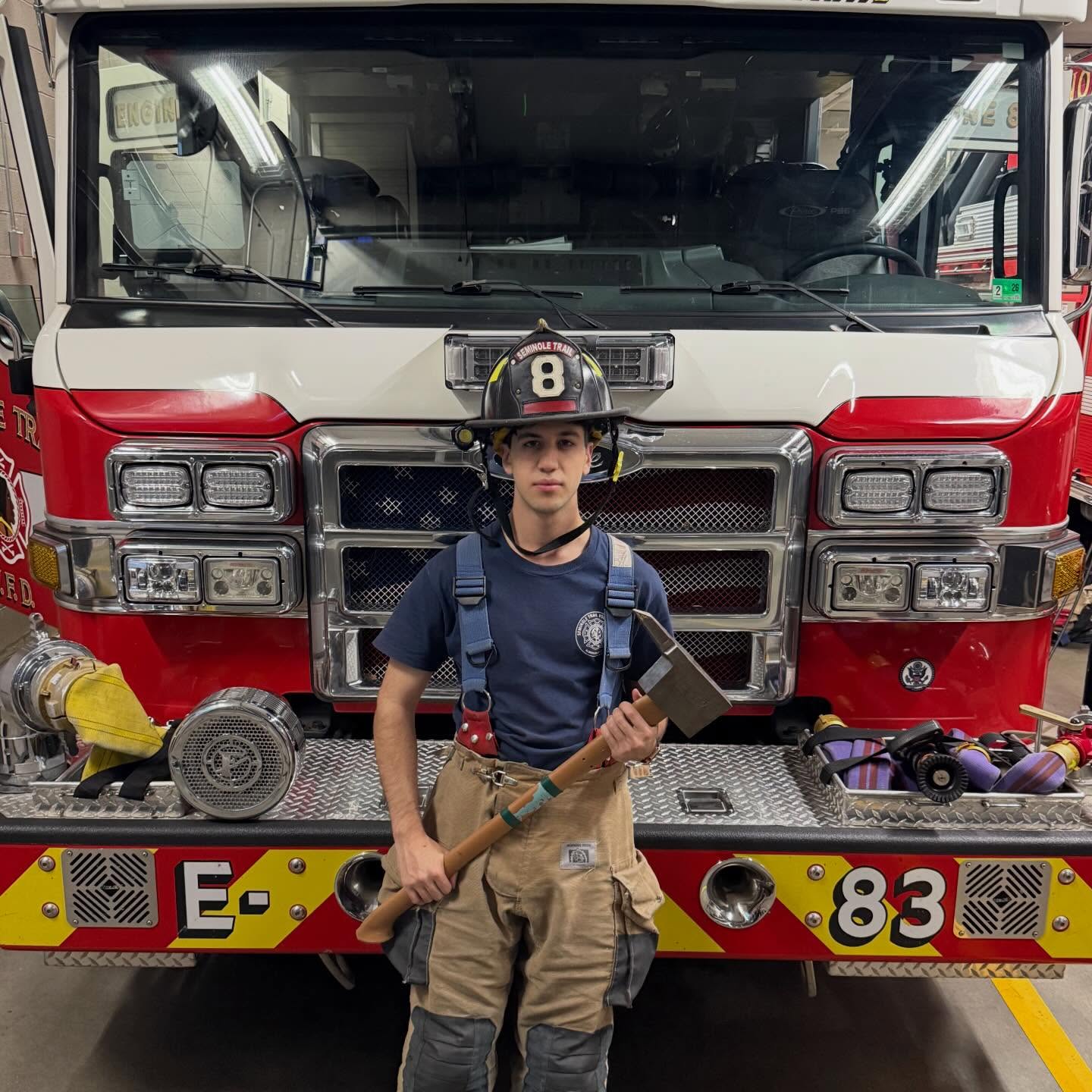 šØB CREW PROMOTIONS!!šØ
Congratulations to Reuben Weitzman on his promotion to Released FF! Congrats to Ryan Dang, Naren Senthilkumar, and Teddy Price on their promotion to Rookie FF.
#fire #firefighter #911 #family