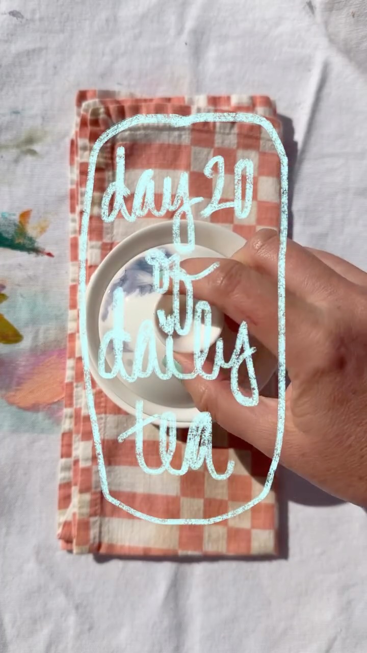 🫖feminine wisdom of today: an ever-changing mood is nothing to be ashamed of… i mostly express those moods in ways i regret when i am resisting the intensity of the mood im in. the more i embrace than intensity and advocate for it (especially when im in a “pleasant” mood), the less regretful expressions occur.
mug: @bexpottery
teaware/tea: @waisgongfutea