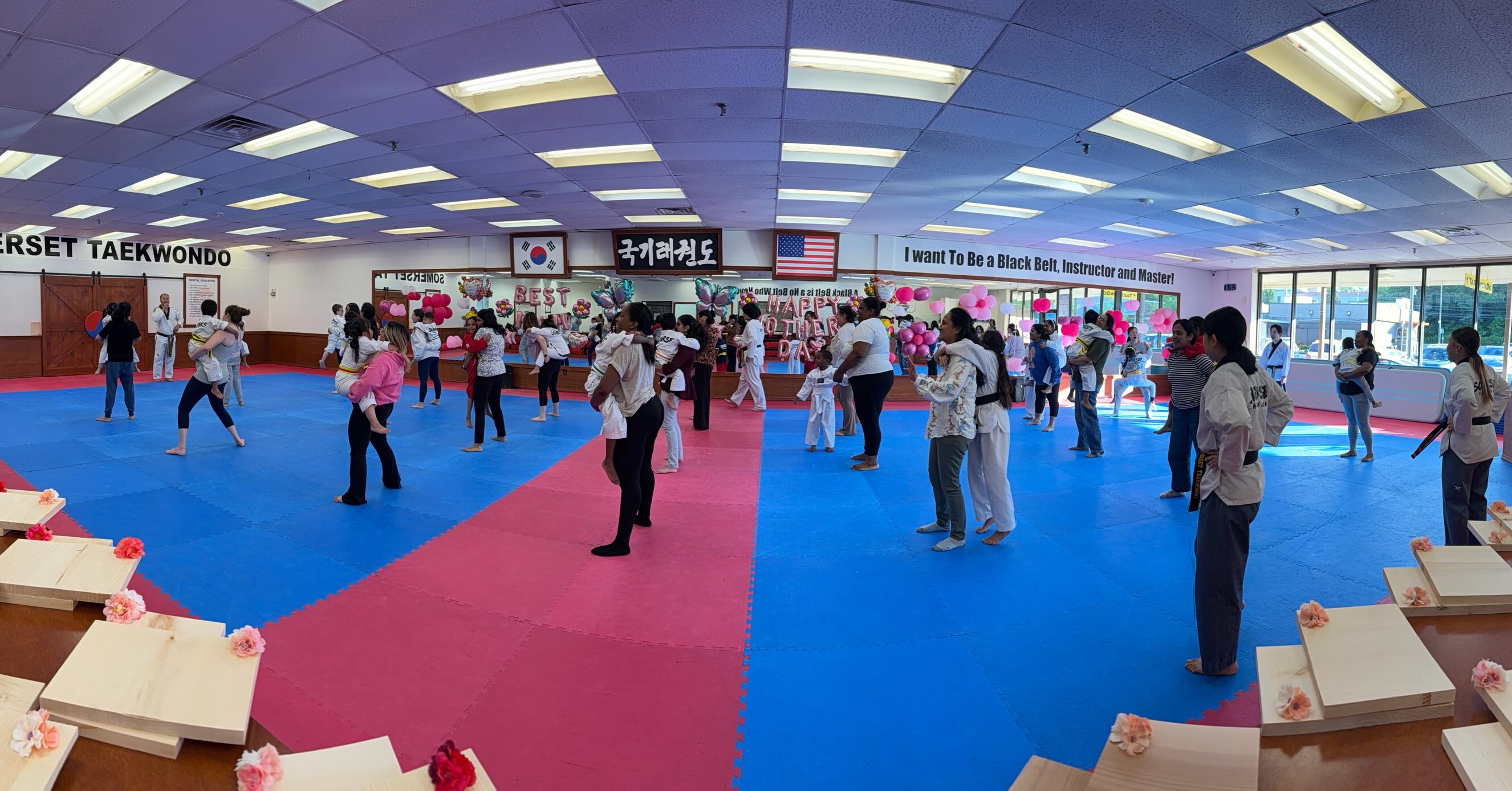 Happy Mother’s Day 💐💕 #somersettaekwondo #stkd #happymothersday #mommyandme