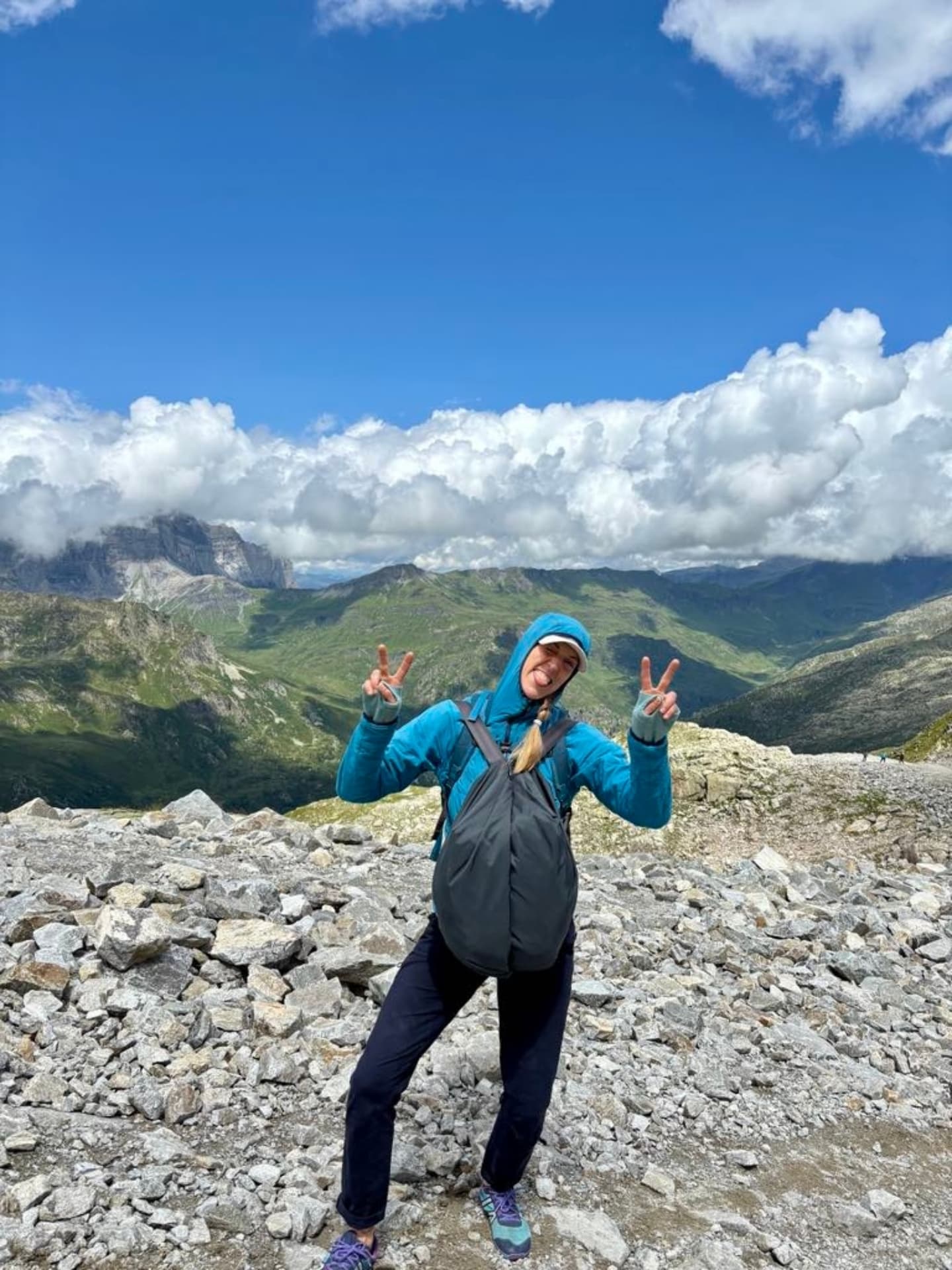 Chamonix! ๐ฅฐ
This change of scenery couldn't have come in a better time for me (you're always where you're meant to be when you're meant to be there) ๐
After a lot of thinking, I trusted in an opportunity that showed itself to me, my core was bubbling of excitement and I had to say yes! I pushed all the thinking aside and went with what my body was telling me.
So now, here I am, spending my days soul-searching, fine tuning, exploring, working, time with friends, time in the mountains, dreaming, creating.
I wouldn't say I'm the biggest fan of Chamonix, but it has brought me everything I didn't know I needed right now. โค๏ธ
Always trust the process! โจ๏ธ