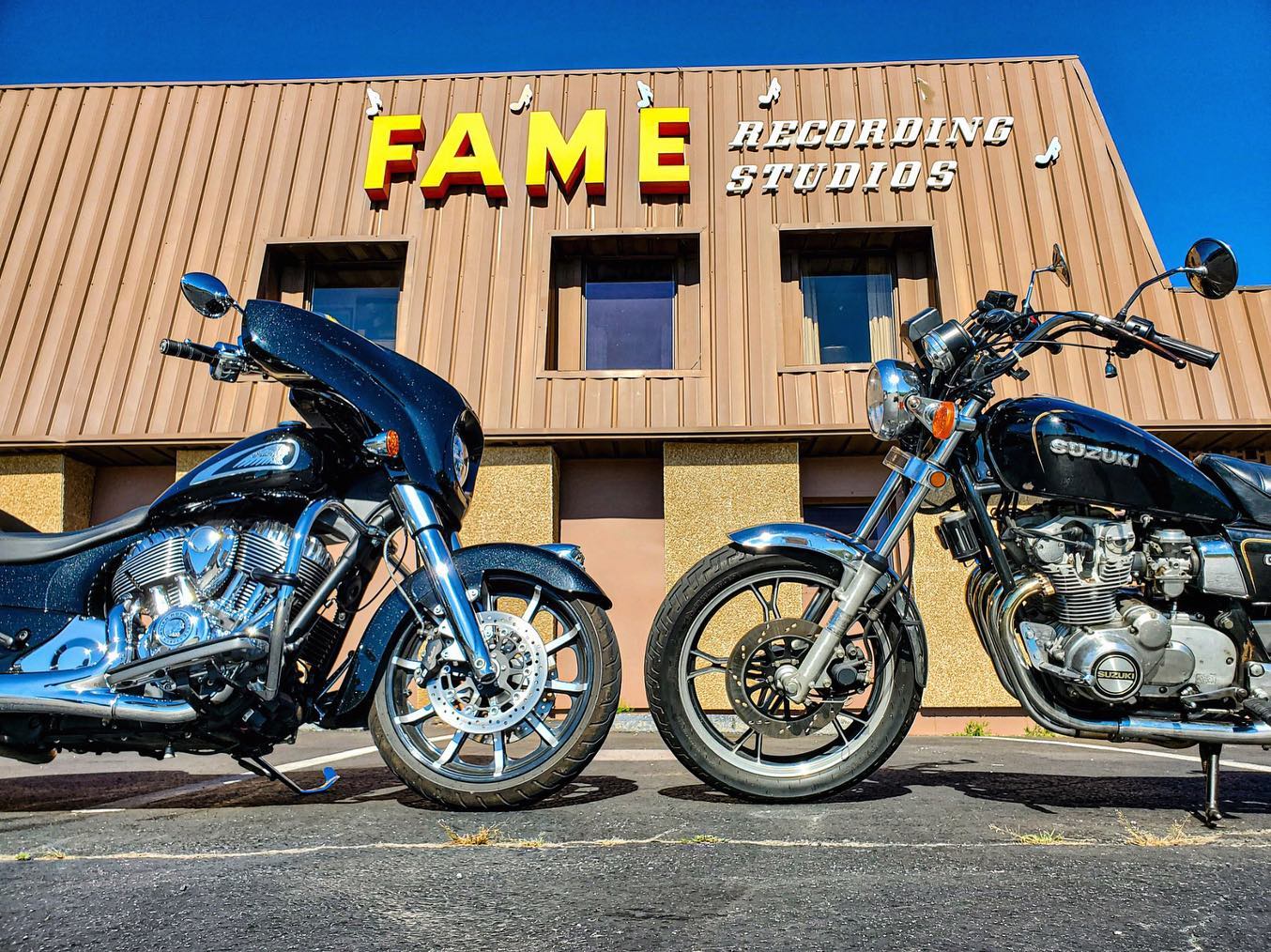 An epic day of beautiful weather on two wheels with @tomblizzard
Around ~415 miles of beauty, brotherhood, and bikes.
Looking forward to the next 2 wheeled adventure already!
#twowheels
#indianmotorcycle #indianchieftain #famerecordingstudios #natcheztrace #suzukimotorcycle #tnriver #muscleshoals #nashville #twowheelsandthetruth