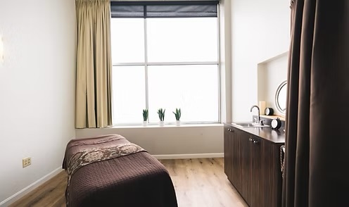 You know what sounds amazing… our lavender spring massage 🌿
This one-hour customized massage is just what your body needs to re-awaken during spring. A relaxing massage which relieves, tension and stress, while adding a hydrating hand and foot mask, and a lavender oil scalp massage. This wonderful treatment is not only for the body, but for your mind.
Book with us at nijoli.com 🤍