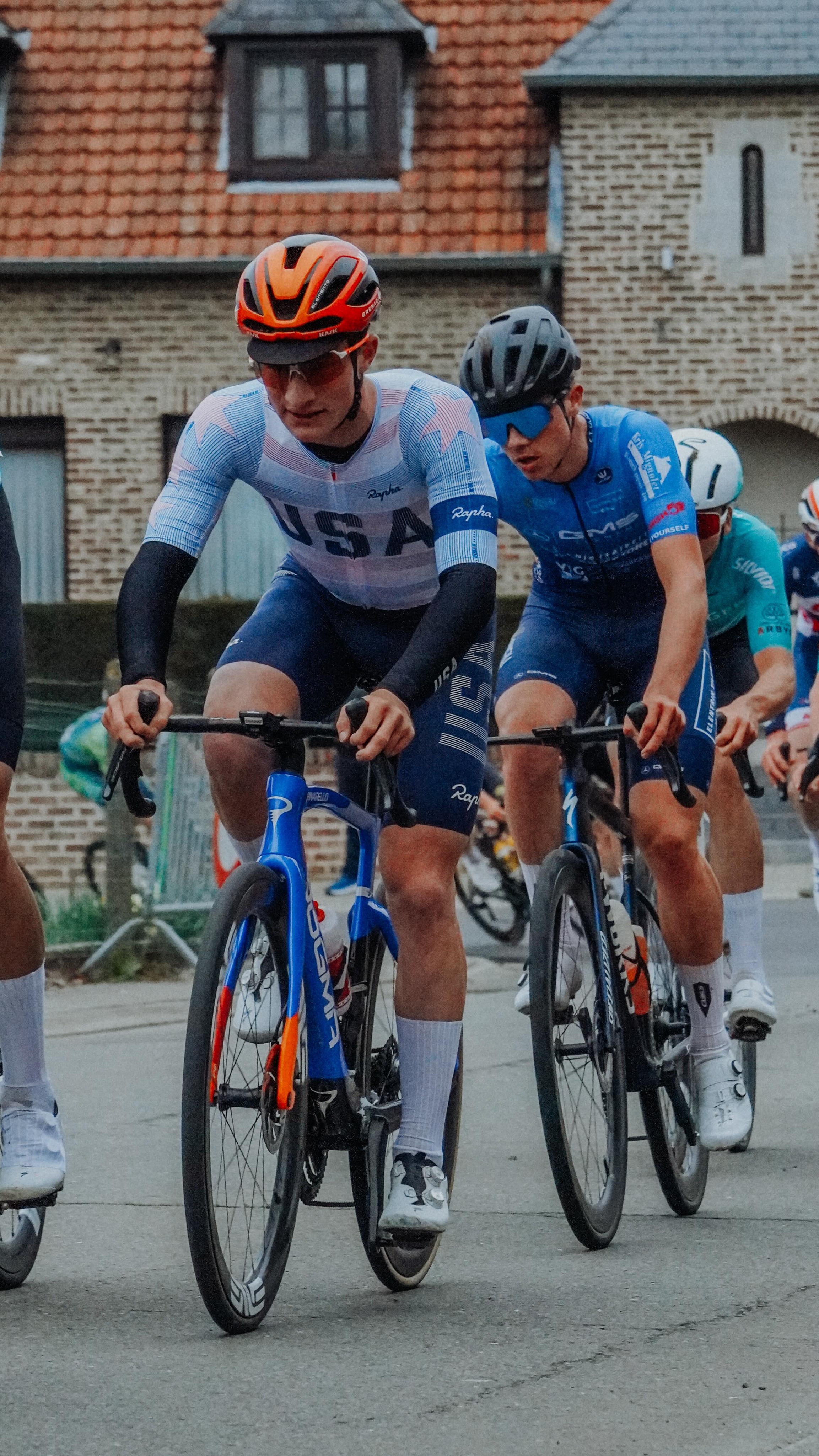 @matthew.crabbe.racing and @jackklau1 wrapped up four days of racing with Team USA at Ster van Zuid Limburg over the weekend🇺🇸
Stay tuned, because this Sunday Kash and Matthew are taking on Paris-Roubaix, the infamous “Hell of the North”🥶🇫🇷
Until then… #HTFL!!