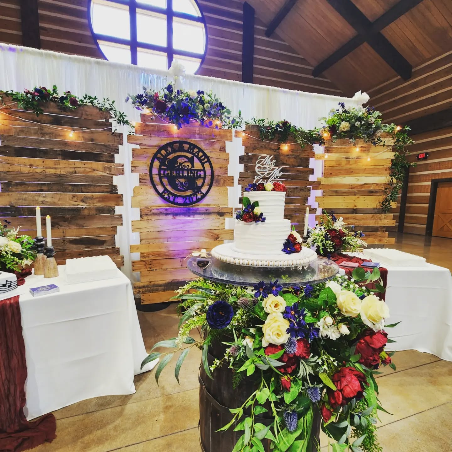 What a gorgeous day celebrating Madi & Alex!! These two are such a great match. I hope your day was perfect and your lives together are full of as much love and laughter as you shared yesterday! @madi3698
Venue: @burdettepark Discovery Lodge
Photography: @simplysavvyphoto
Videography: @suncatcher_film_company
Food: @marxbbq1955
DJ: @allaboutyoudj
Decor: @obj_design
Cake: @gayla.cake
#dayofcoordinator #dayoneweddings