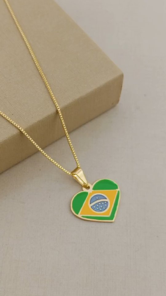 Para quem apesar dos desafios, ama esse país, veste a camisa e gastaria a bandeira.
Uma coleção inteira para declarar seu amor.
#phsemijoiaspersonalizadas #brasil🇧🇷 #copadomundo2026 #copadomundo
www phsemijoias.com.br
Whatsapp (19) 3441-0318