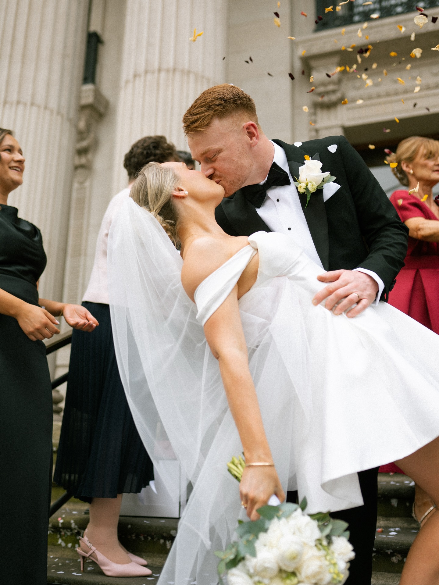 The absolute best day with Emily & Matthew at The Old Marylebone Town Hall - and the most iconic walk through London to the Italian Greyhound🌆
Suppliers -
Venue - @adaytorememberlondon
Photo - @everlasting.uk
Content - @reelallaboutit
Hair - @beaumont.hair.salon
Makeup- @suziegeemakeup
Restaurant - @greyhoundmarylebone
Reception - @thewharfteddington
Suit - @mossbros
Dress - @jennyyoonyc
#oldmarylebonetownhallwedding #londonwedding #londonweddingphotographer