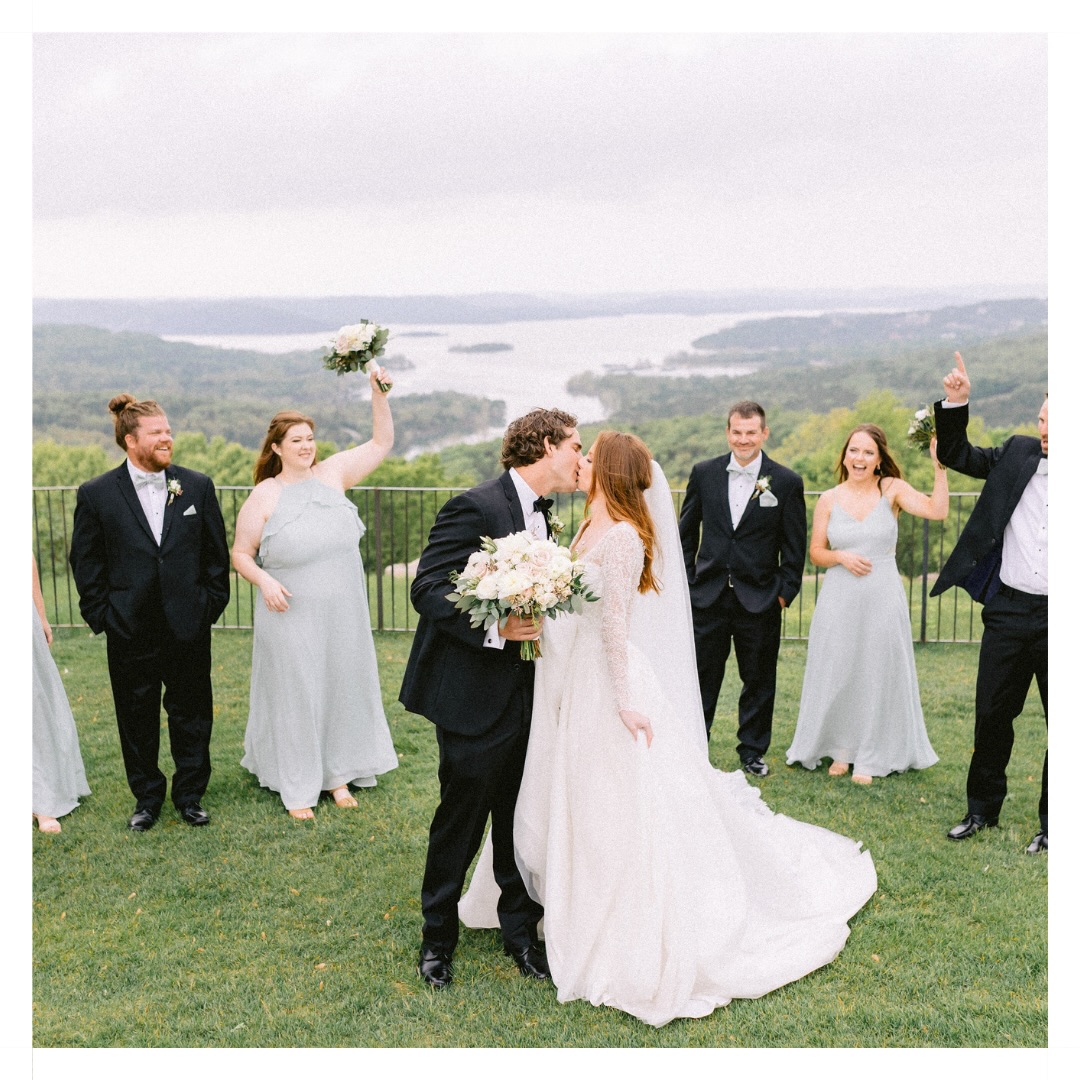 Celebrating your wedding on top of a Rocky Mountain is always a good idea! #TopOfTheRock
💕💕💕
PS Paige started het own photography business after her wedding! @paigeallisonfilm.photo
#sherihollowayphotography #BigCedarLodgePreferredVendor #SHPBride #BransonMissouriPhotographer