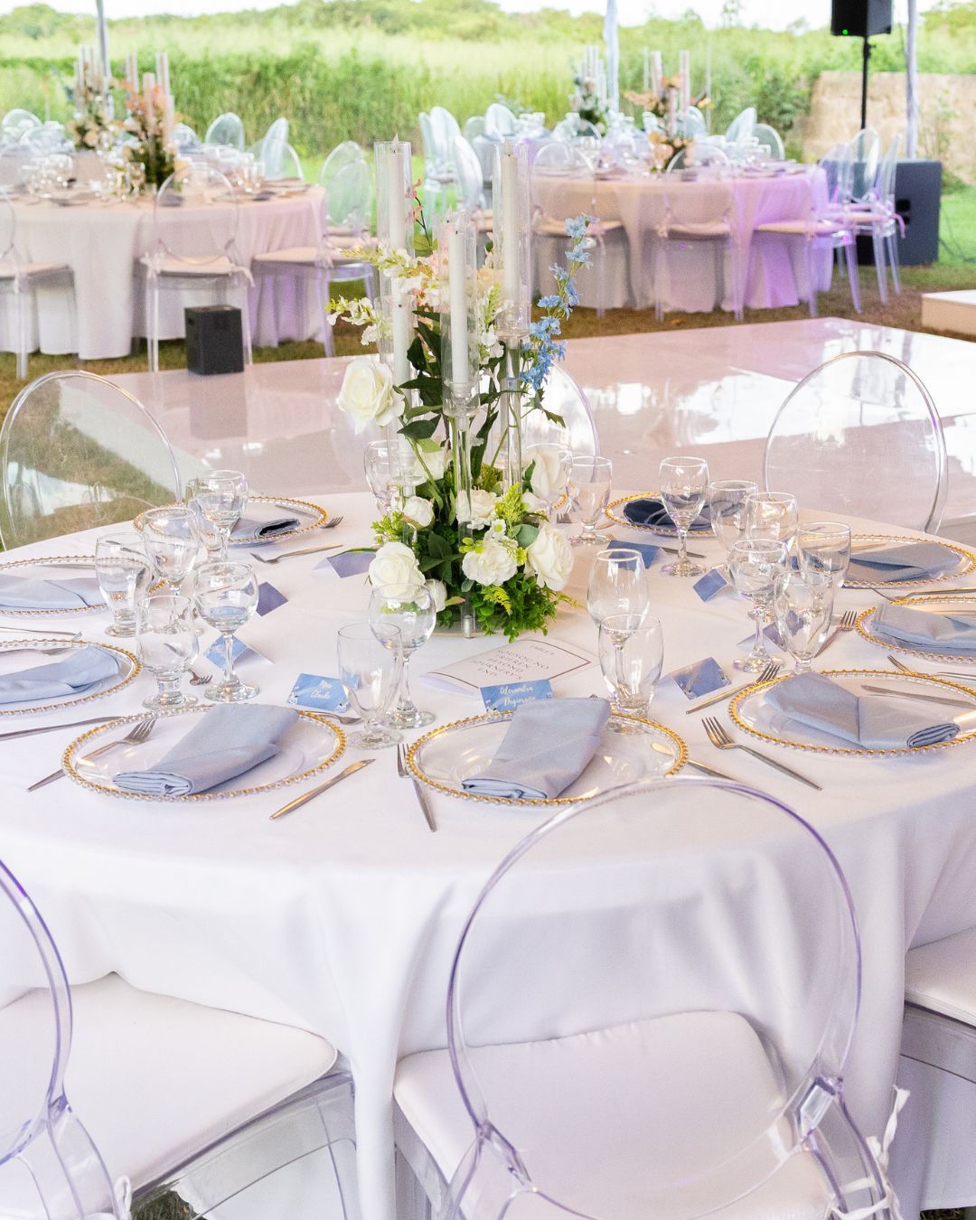 When everything comes together š¤
From the linens to the florals to the place settings, this is what a cohesive design looks like.
Nothing is random. Every element plays a role in creating a beautiful guest experience.
š· @devere.debonair