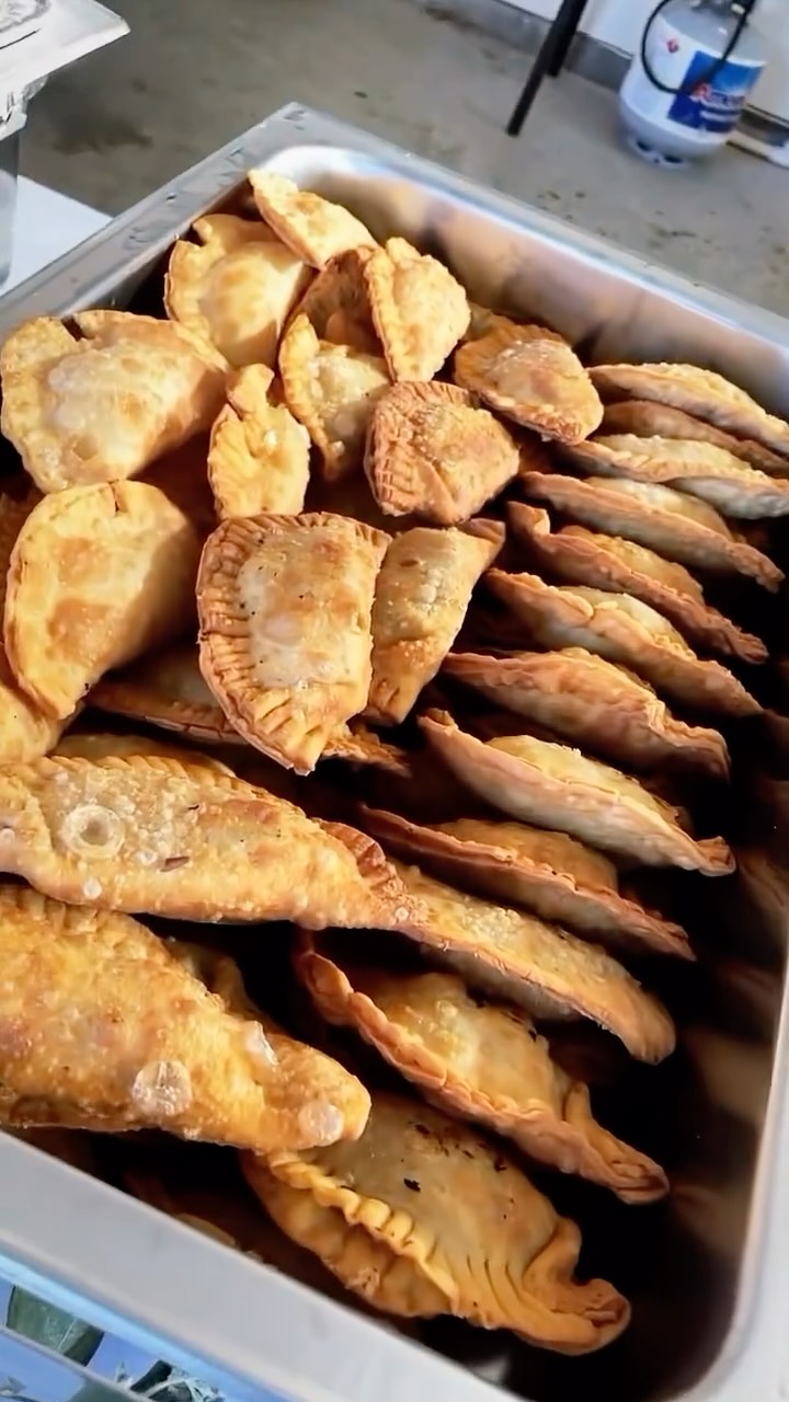 How would you build your perfect Mangudelight catering menu? 👀🇩🇴 vote below 🔥or tell us in the comments.
#mangudelight #dmvcater #dominicancatering #cateringofinstagram #dmvcatering
