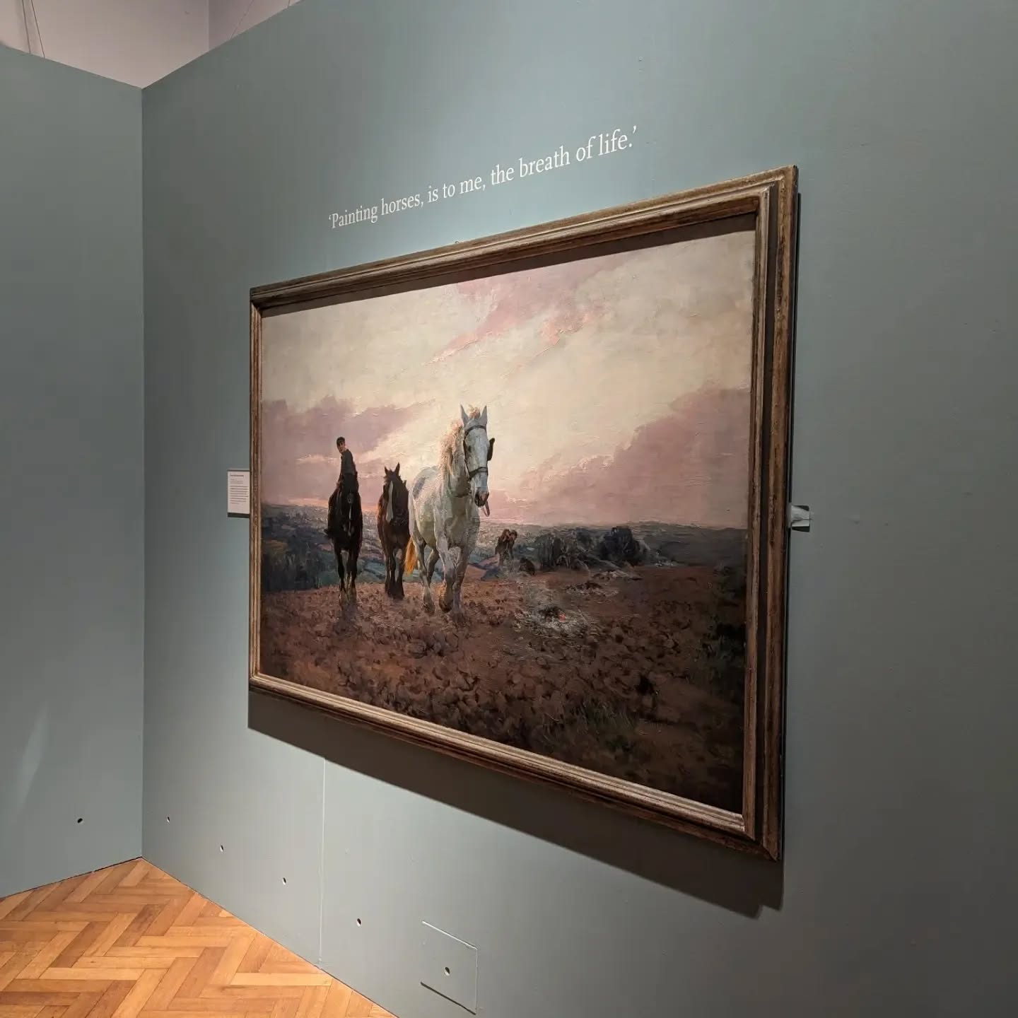 Why do I find this so soothing? A combination of my three favourite things... a paint colour, a font and a painting.
I chose Scala for the text, and F&B Oval Room Blue and Lichen for the walls. Artist Lucy Kemp-Welch did the rest.
#artgallery #interpretation #design #typography