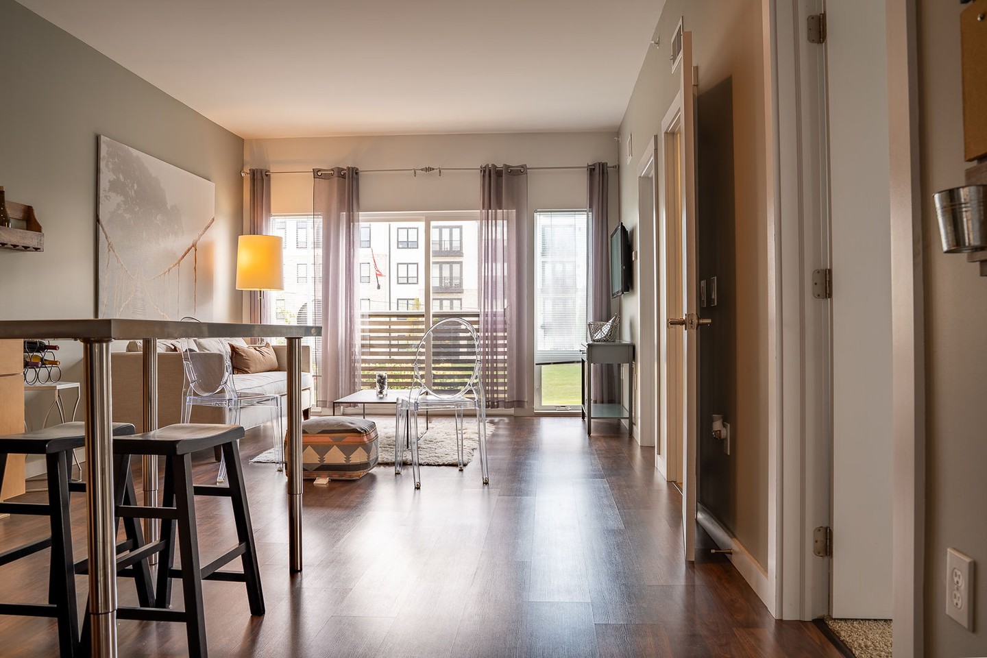 Come Check Out our Upgraded 2BR/2BA Units, now only $1349 + One Month FREE RENT when you Move In by Dec 1st! That is a savings of $1999!!! We are here M-F from 10am-5pm! Walk-Ins Welcomed! Call us today for your in-person tour at (614) 795-5000 or visit us at www.thebenchmark.com #osu#614apartments#upperarlington#columbusohio#columbusunderground#614#614magazine#columbushousing#thelanternosu#trainfitness#imagicalstudio