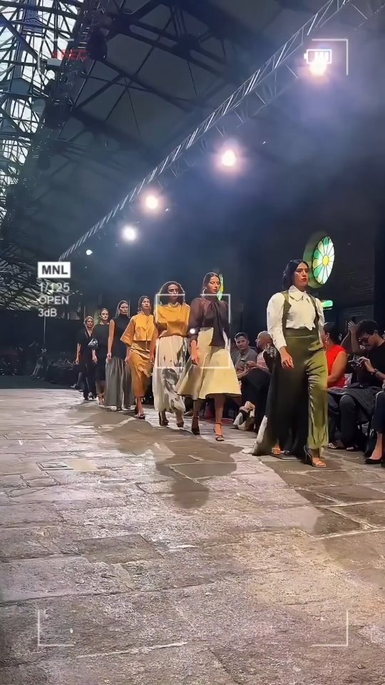Estrato, arte, emociones.
CRFW. 2026
@crfashionweek
#Estrato #EveValverdeAtelier #LujoSostenible #CRFW #HandPainted