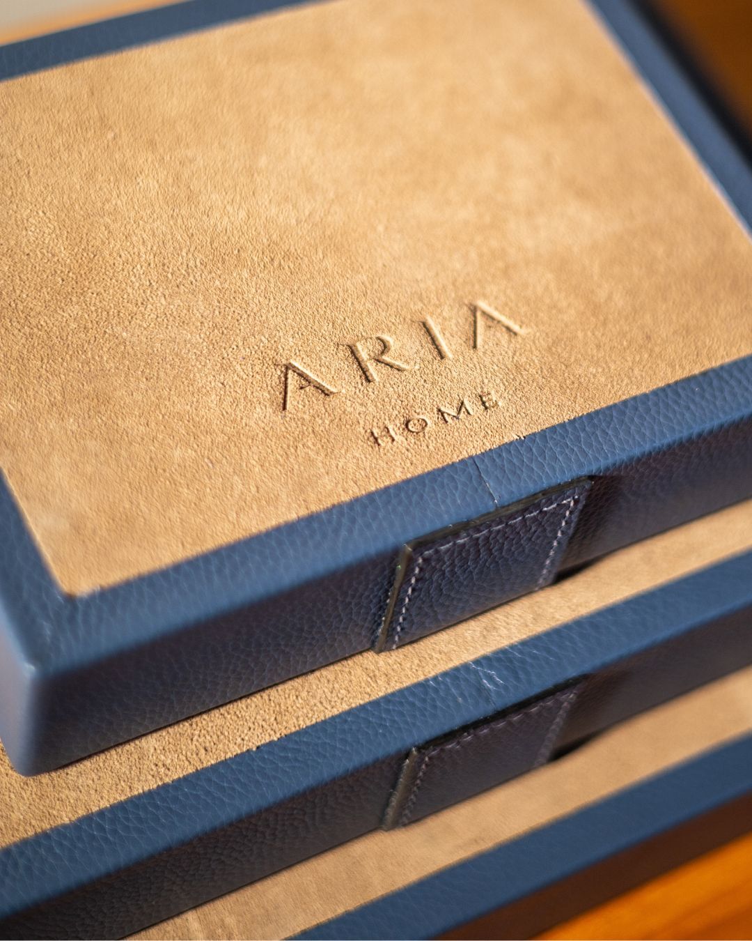 In the Aettra Line, even the essential takes shape with intention.
Leather, proportion, and finishing come together to create pieces that organize professional routine with quiet presence and identity.
Objects that do not merely accompany everyday work, but elevate the way it unfolds.
#LeatherDesign #LeatherTray #AuthenticLeather #HomeDecor #InteriorDesign