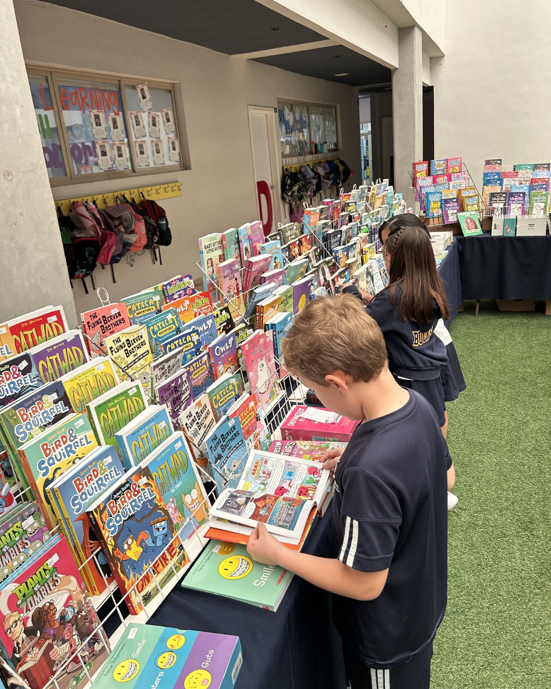 To promote the love for books and reading, Valle Alto campus held its traditional Spring Book Fair, where students had the opportunity to purchase great books that will help them become lifelong readers. 📖✨ #WeAreISR
