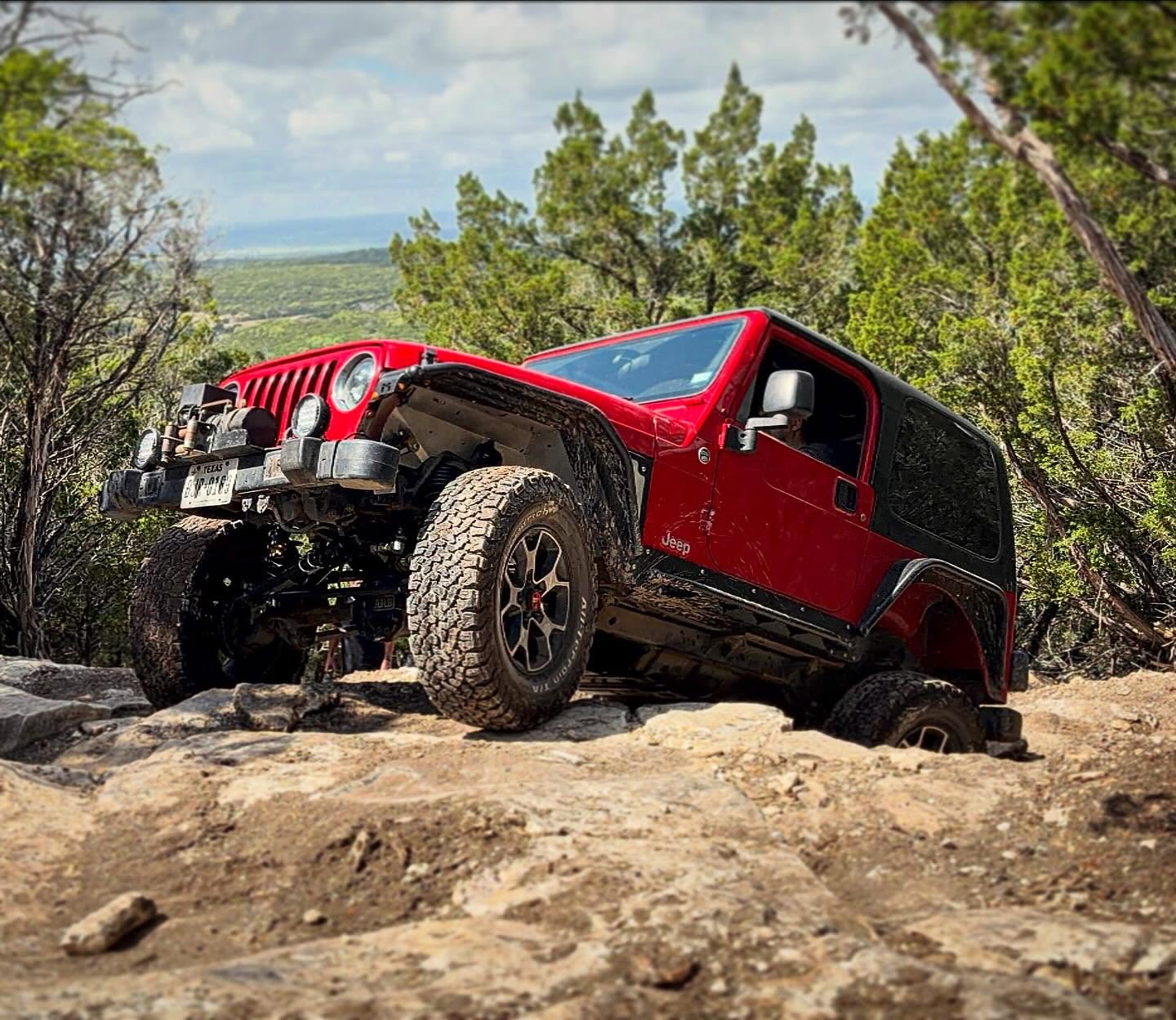 Seeing what this βJeep thingβ is all about. Fun times last weekend, rain and all. π§οΈπ₯βΊοΈ