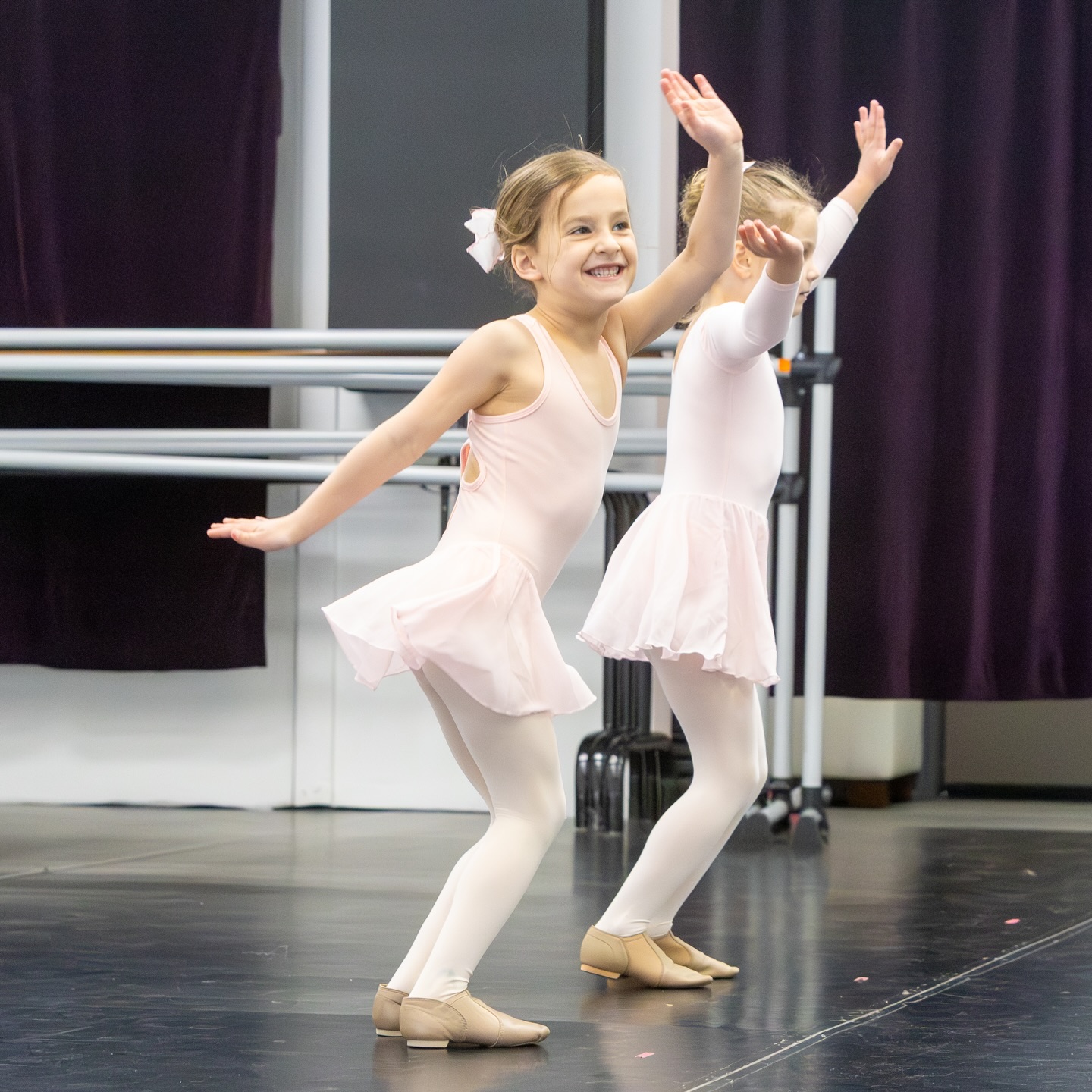 We’re back! We can’t wait to see everyone in the studio this week and hear about your spring break adventures. Regular classes are on and we’re jumping right back in 💕
📸: @sydneywillisphoto