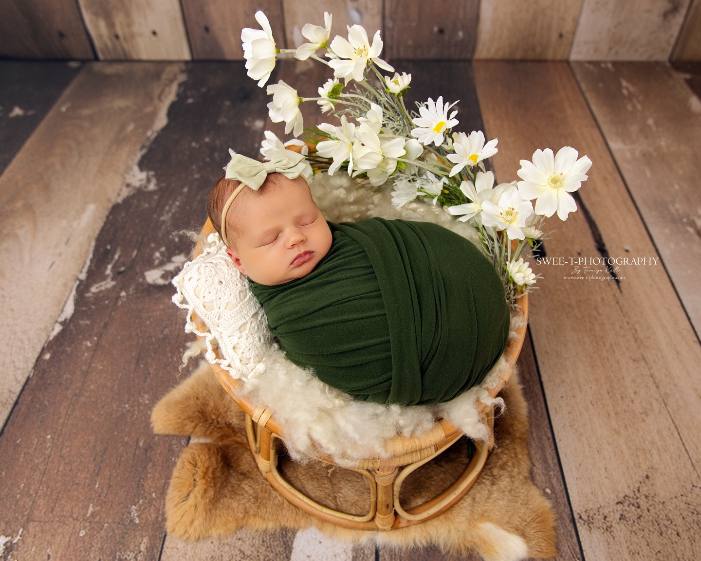Sweet baby Lennon 💚
#barossanewbornphotography #barossanewbornphotographer #barossababyphotographer #barossanewbornspecialistphotographer #barossababywhisperer