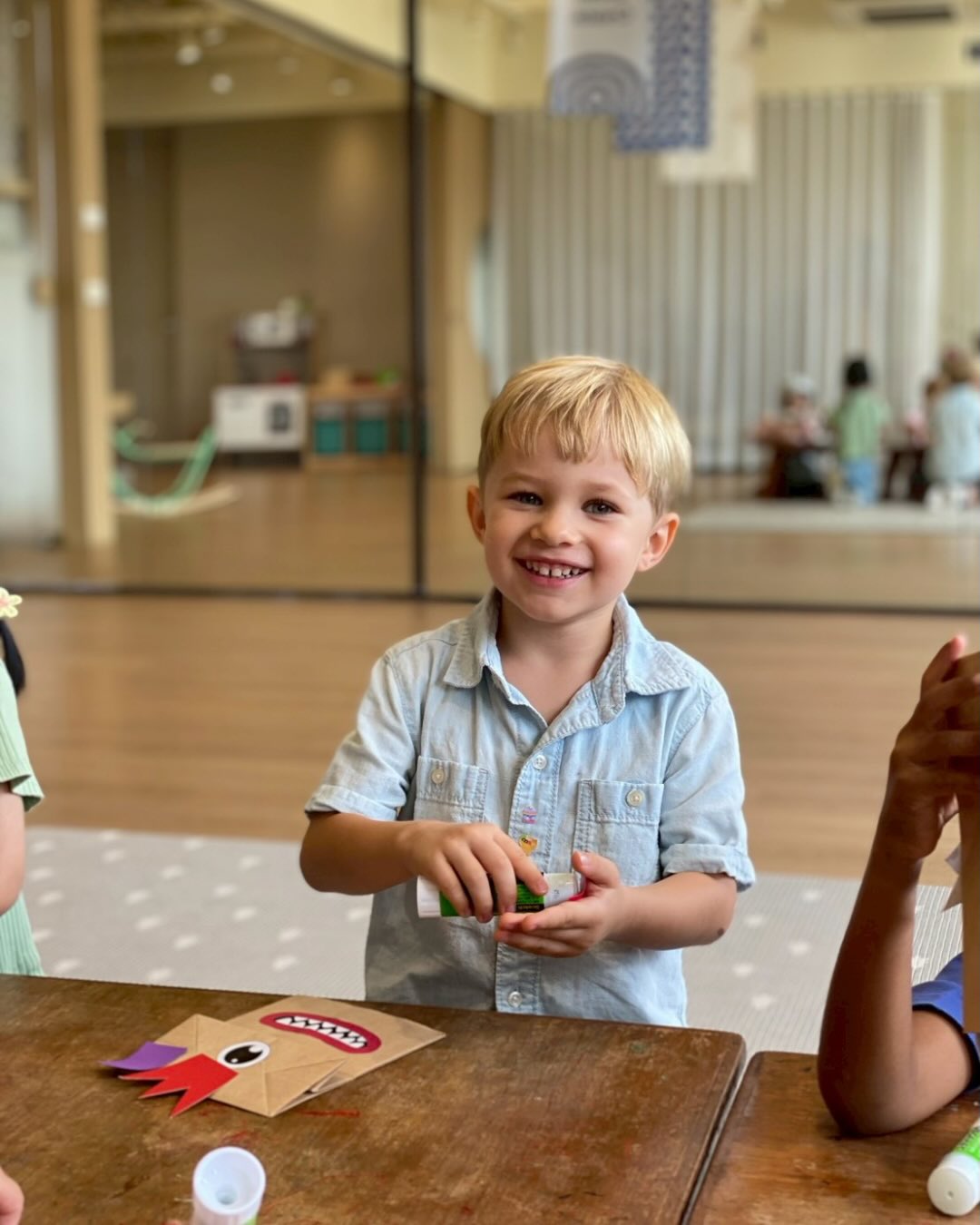 🌿✨ Two weeks of creativity, discovery, and joyful play — that’s a wrap on our Spring Explorers Camp!
From recycled art and cooking adventures to Songkran-inspired crafts and water play, our little campers explored, created, and grew in the most wonderful ways.
Thank you to all our Little Peas for an unforgettable camp season 💛
We can’t wait to welcome you back for our Summer Camp 2026 (22 Jun to 14 Aug) ☀️
💥 Book your next camp via Link in Bio or Line @littlepeabkk
____________
🌿✨ สองสัปดาห์แห่งความคิดสร้างสรรค์ การค้นพบ และการเล่นอย่างมีความสุข — Spring Explorers Camp ของเราปิดฉากลงอย่างสวยงาม
ตั้งแต่งานศิลปะจากวัสดุรีไซเคิล การผจญภัยในครัว ไปจนถึงงานสร้างสรรค์และการเล่นน้ำในธีมสงกรานต์ เด็กๆ ได้ออกสำรวจ และเติบโตในแบบที่น่าประทับใจที่สุด
ขอบคุณทุกๆ ครอบครัวสำหรับช่วงเวลาที่แสนพิเศษนี้ 💛
แล้วพบกันใหม่ใน Summer Camp 2026 (22 มิ.ย. – 14 ส.ค.) ☀️
💥 จองแคมป์ถัดไปได้เลยผ่าน Link in Bio หรือ Line @littlepeabkk
____________
#LittlePeabkk #LittlePea #theCOMMONSbkk #LittlePeaSpringExplorersCamp #LittlePeaSummerCamp