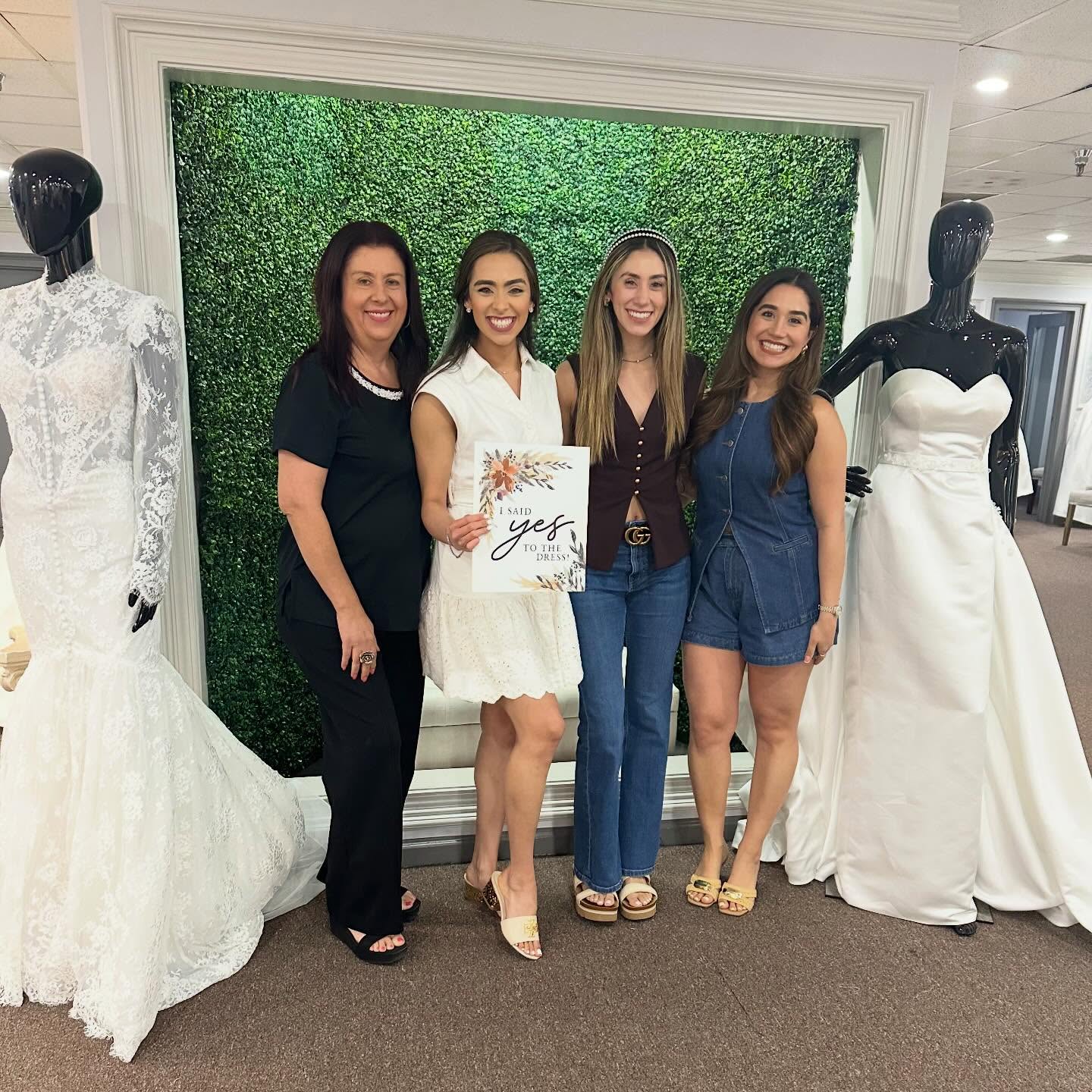 Say YES to the best π«Άπ
Thank you so much for becoming an Amore brideβweβre so honored to be part of your journey π€
#amorebridalcouture #houstonwedding #houstonweddingvendors