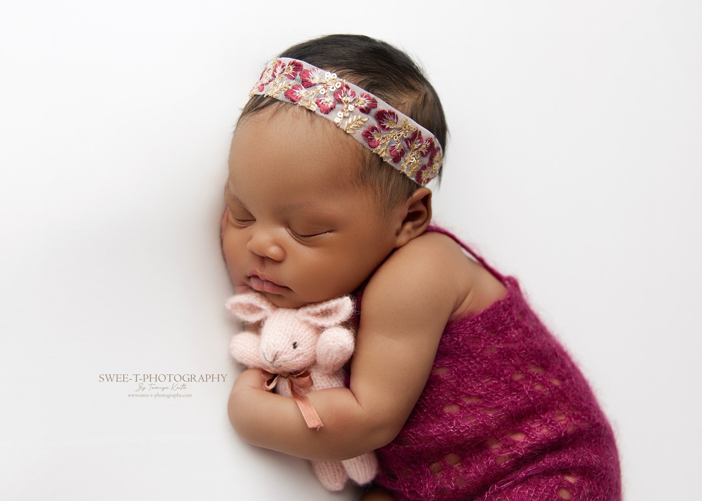12 day old baby Aizivashe sleeping so peacefully throughout her Signature Newborn Experience, Swee-t Photography’s ultimate newborn offering — curly newborn posing, curated props, florals, couture wraps, and timeless portraits.
Expecting a little one? Book now to capture your baby in this unforgettable way. ✨Mention Code: SAVE15 to get 15% off your session fee.✨
Secure your session with Barossa’s trusted newborn specialist photographer and let’s create something beautiful together.
https://www.swee-t-photography.com/newbornpricing
📸 © 2026 Swee-t-Photography Barossa’s Newborn Photographer
https://www.instagram.com/swee.t.photography/
www.swee-t-photography.com
#barossanewbornphotographer #barossanewbornphotography #barossababyphotographer #barossamaternityphotographer #barossastudio