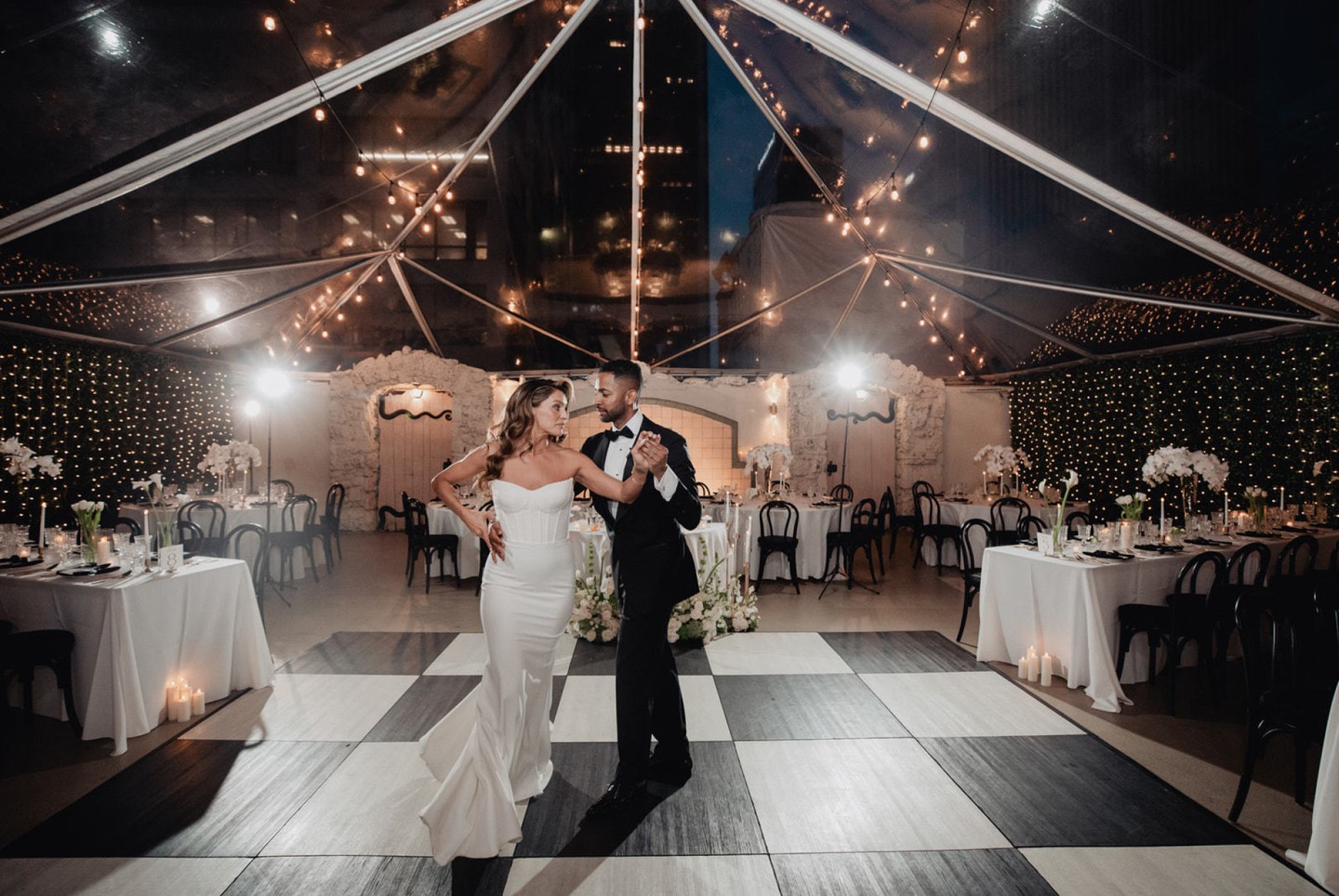 It takes a pair of true icons to rival the energy of this historic rooftop. Michele and James? Absolutely nailed it. 🥂✨
Wedding Planner / Coordinator: @willowandbloomevents
Photographer/Videographer: @lulanphoto
Hair: @hairbycarina
Dress: @luv_bridal