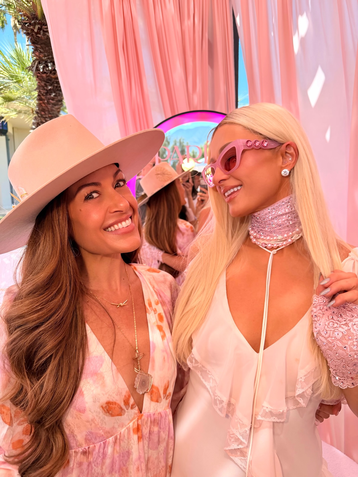 Unicorn Ear Seeds for the Unicorn Queen of Festivals @parishilton x @pariviebeauty ๐ฉท๐ฆ๐
Our custom 24K Gold Swarovski Crystal Ear Seeds help to balance the body, reduce stress, reset the nervous system, and GLOW from within! ๐๐ #sliving
#parishilton
#coachella
#earbling
#fusionhealing