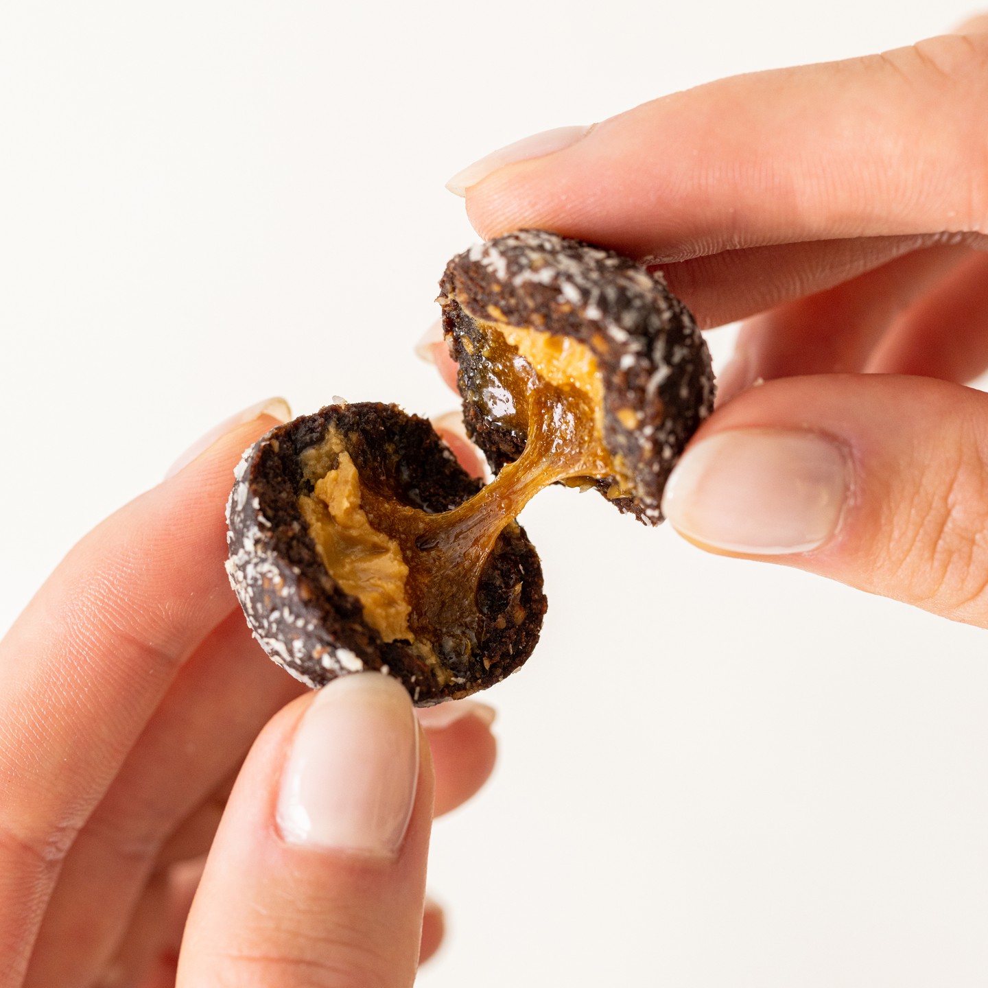 Ready for π at first bite? An Oozey, Froozey, Gooey, Yummy bite? π€€
That's what happens when you tantalize your tastebuds with our double-filled Frooze Balls. Even better, these snacks are π― plant-based and gluten-free! πͺ΄
Shop our double-filled range at your favourite supermarket.
.
.
Frooze Balls
Funny Name
Serious Plant Power
.
.
#froozeballsanz #froozeballs #healthysnacks #healthysnacking #plantbasedsnacks #plantpowered #plantbased #zerojunk #energyballs #energyball #vegan #vegansnack #lunchboxideas #lunchboxinspo #lunchboxsnack