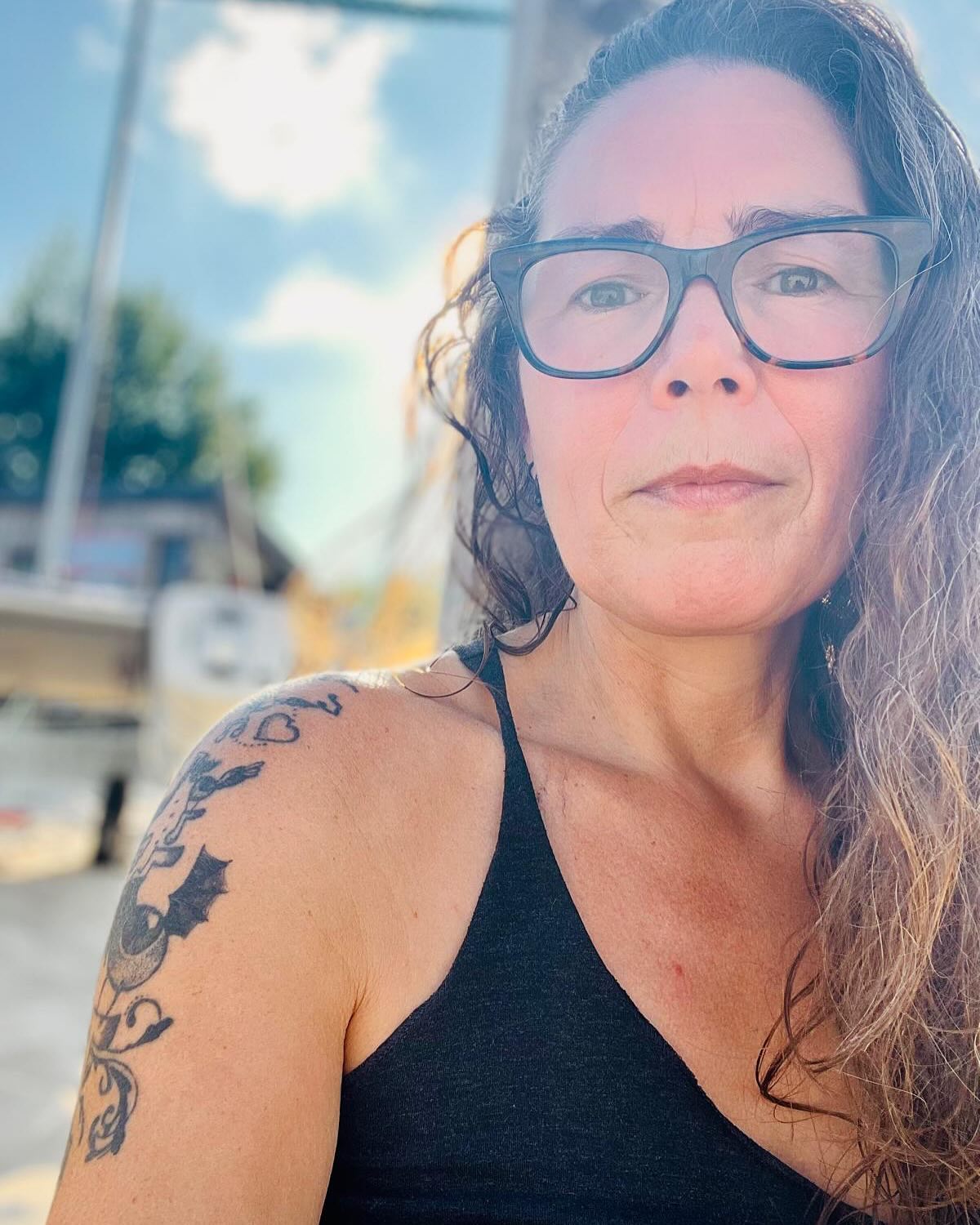 A big Sauna Hug welcome to Vikki š¤āØ
Our brand new sauna host starting TOMORROW and will be your host on Sundays. Iām so excited for you to meet her.
Vikki is all about horses, saunas, sea swims⦠all the good stuff. Sheās deeply rooted in health and wellness, with a background in massage and energy work, and she also holds the most beautiful space through sound baths and yoga nidra.
It feels great to have her stepping in as fire keeper at Sauna Hug š„