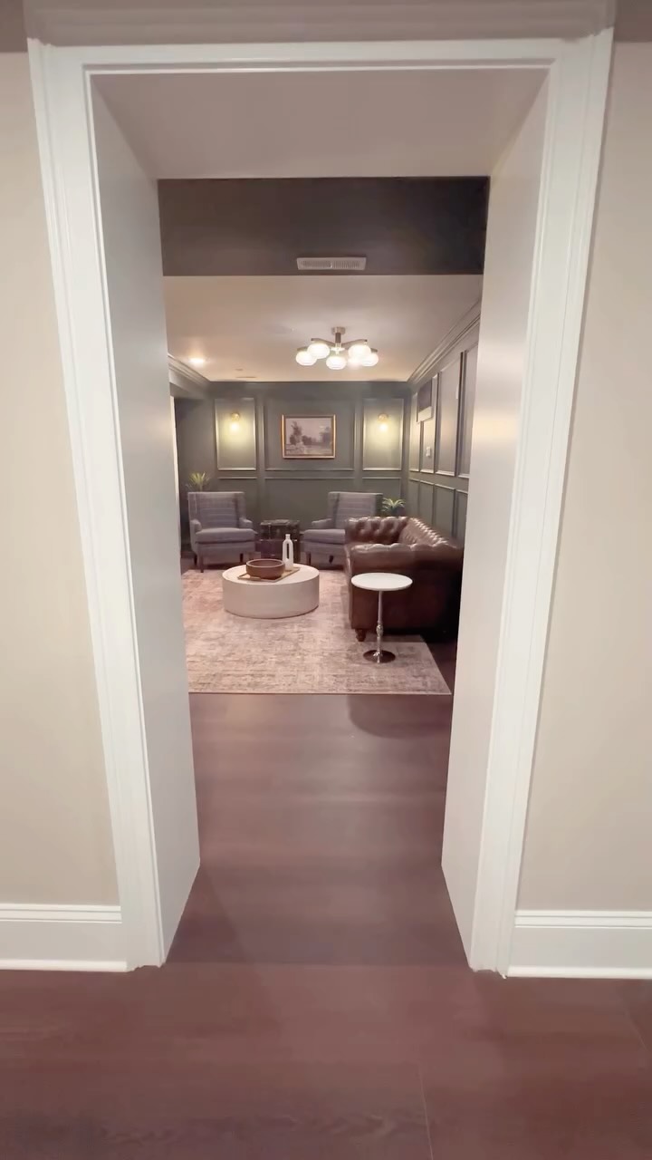 ✨ Introducing our groom’s room—a private lounge with elevated speakeasy vibes.
✨ Take your event to the next level—you don’t have to be getting married to enjoy it.
✨ Now available as an exclusive upgrade!
