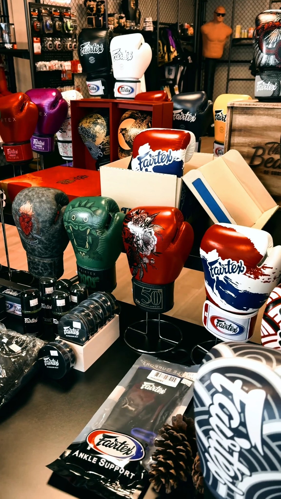 All your fight needs at our 2 locations in Barrie and Mississauga or visit us online at www.legacyfightgoods.com. #teamLEGACY #whatsyourlegacy Getting ready for @canadianmuaythaiopen !! Biggest Muay Thai tournament in Canada. Sign up now.