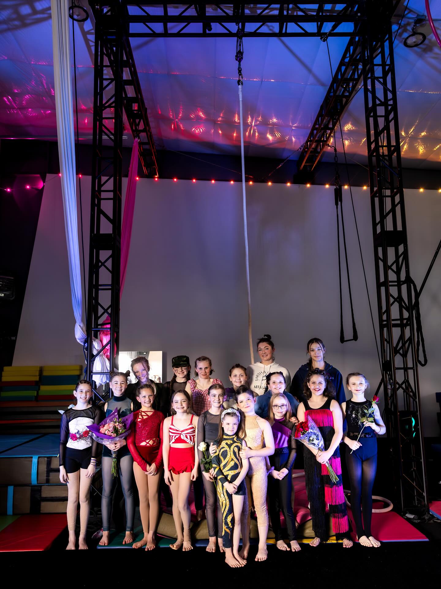 Portland, we’re coming in hot 🔥
Feeling incredibly proud of this crew heading into our next competition. Oregon Aerial Fest here we come.. honored to showcase Earth & Elevate talent alongside some incredible PNW teams 💛