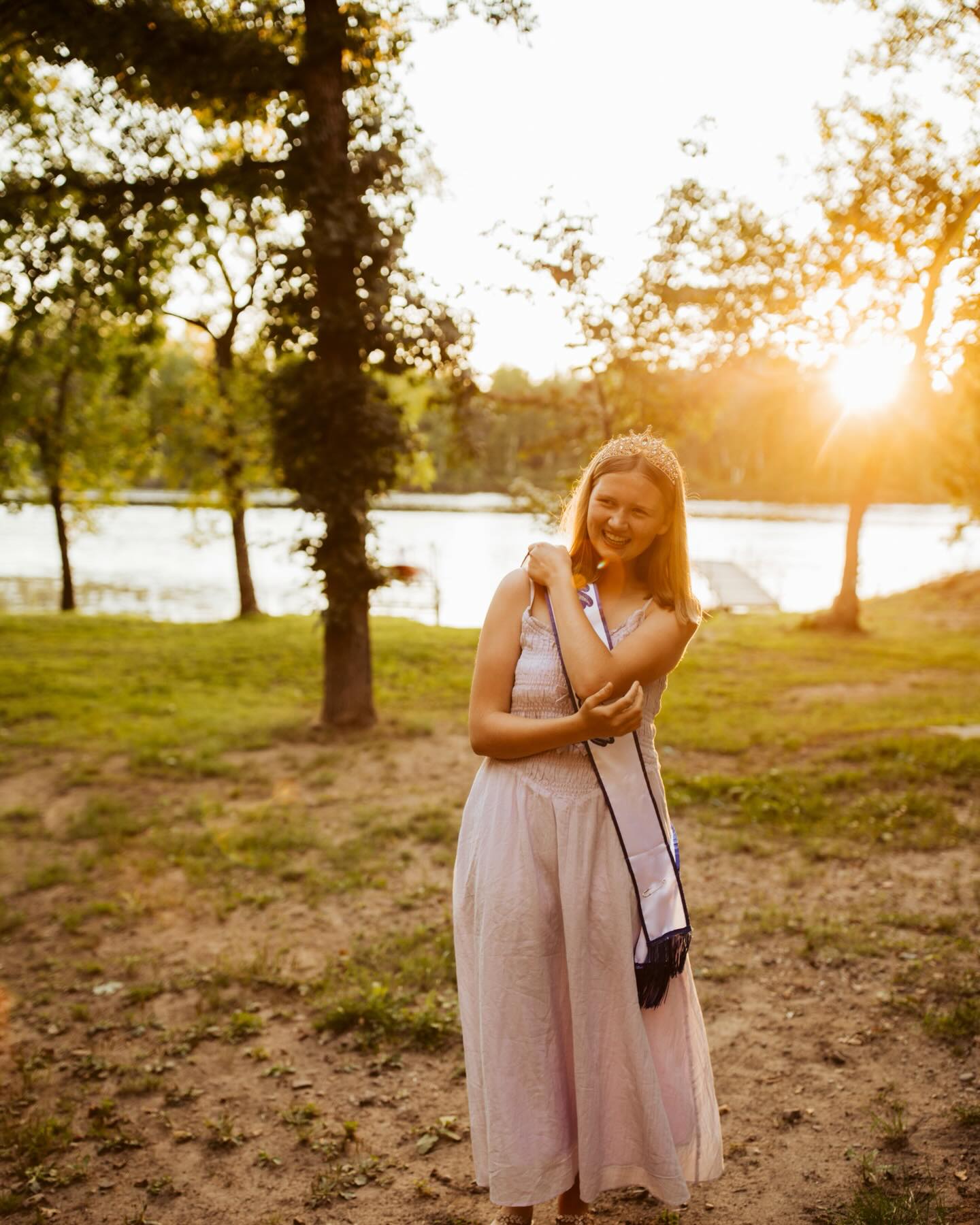 Uhm hello!!! It’s mine and @linny_luke favorite time of year!!!!!!!! 🤍✨
Miss Aurora season is HERE!!! 👑
If you’re going into your senior year in fall 2026 and have an Aurora address… this is your sign 🫶🏼✨
Such a fun experience — think photoshoots (with me hehe!!!), mini golf, connecting with gals from your class, and making the best memories 🥹
AND you could win a college scholarship!!! 👏🏼
Winner: $500
1st runner-up: $300
Grab your besties and sign up together — we need at least 3 candidates to make it happen 💕
Deadline to apply: May 15th 👑
Apply online: auroramnchamber.com
Email completed applications to: missauroramn@gmail.com (watch for a confirmation email!)
Let’s make this year the BEST one yet 🥹✨
