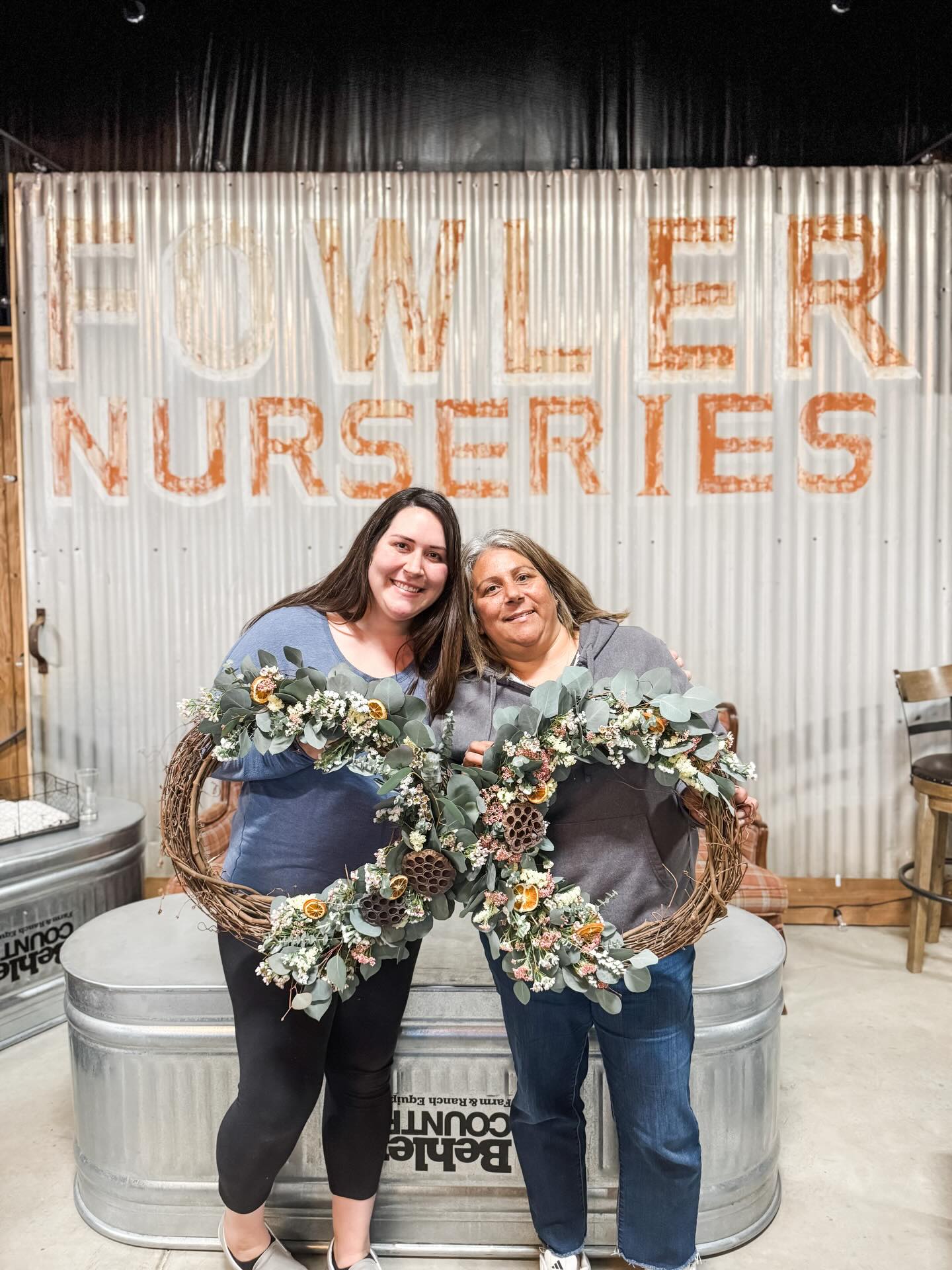 Our Spring Wreath workshop @fowlerranchca is next Sunday 4/26 at 11:30! Come enjoy a beautiful day at Fowler, they also have their Farmers Market happening, a great way to spend your Sunday! Tickets available on our website.