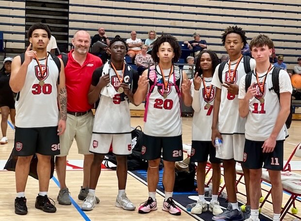 🏆CONGRATS to the #BRIGADE2027 team… MTBS Warren Co Hoopfest CHAMPS (4-0) in the 11th Division!
#theBRIGADEway🔴⚫️