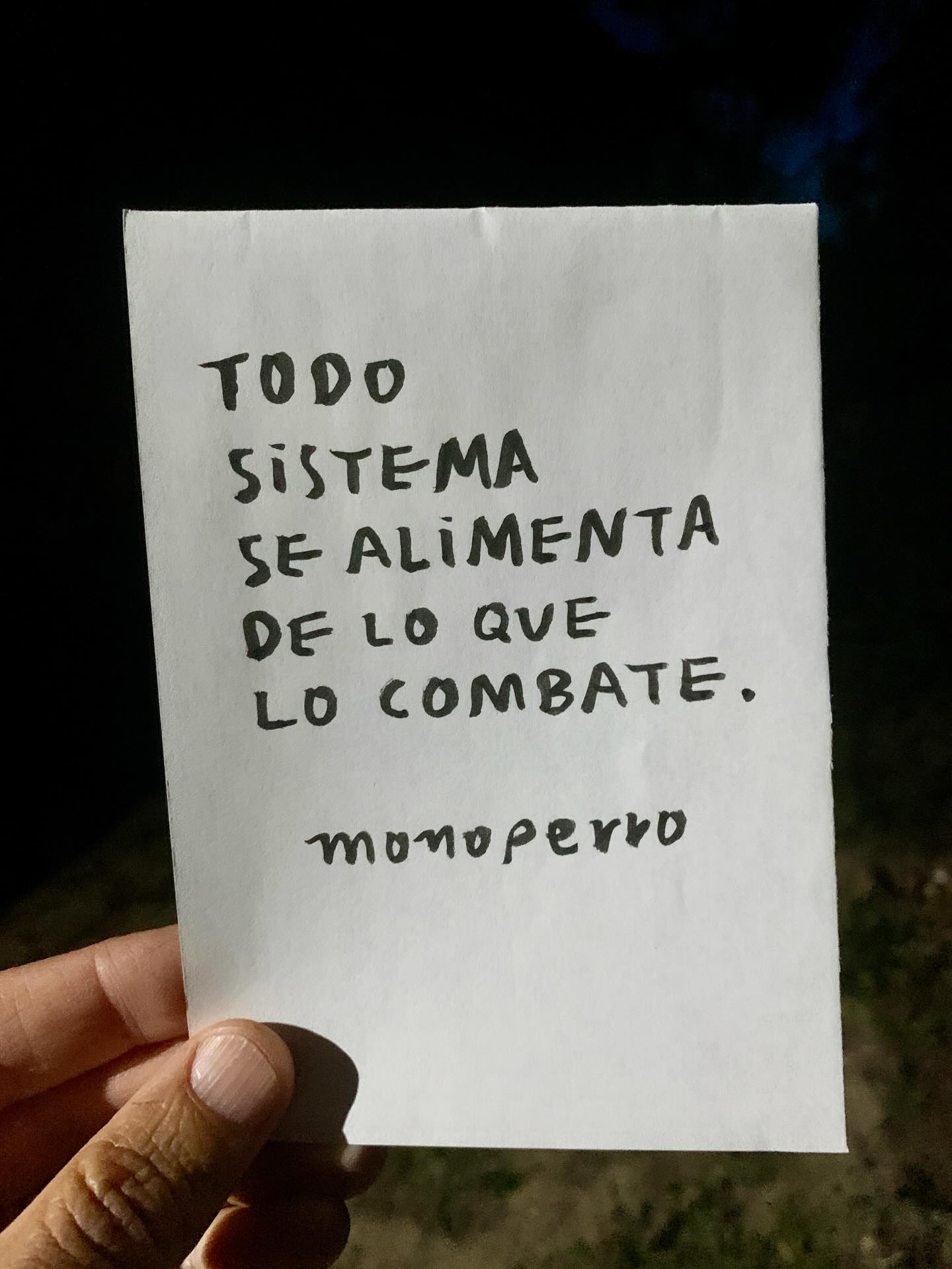 Todo
sistema
se alimenta
de lo que
lo combate.
#cancamusas
#elclubimperfecto
#ultralkymia