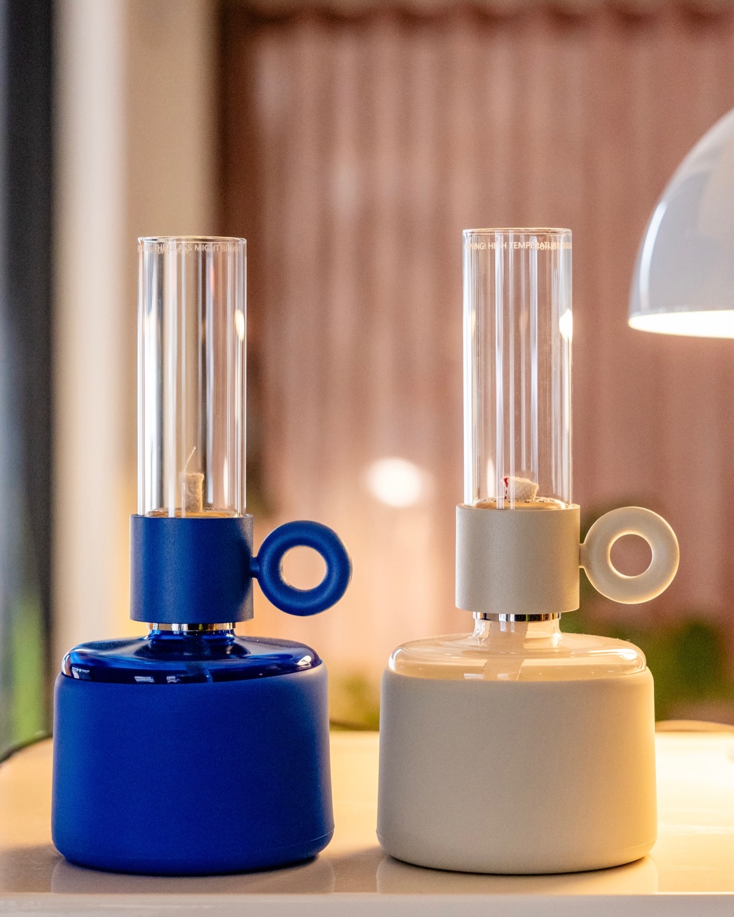 Extra sfeer in je tuin of balkon met deze leuke olielampjes van Fatboy. De Flamtastique XS is verkrijgbaar in verschillende kleuren. Ze staan zelfs leuk als het vlammetje niet brand ;)
Kom je dit weekend langs, vandaag zijn weer van 9 tot 17.
#woongalerij #fatboy #sfeerlicht #buitenleven #interieur