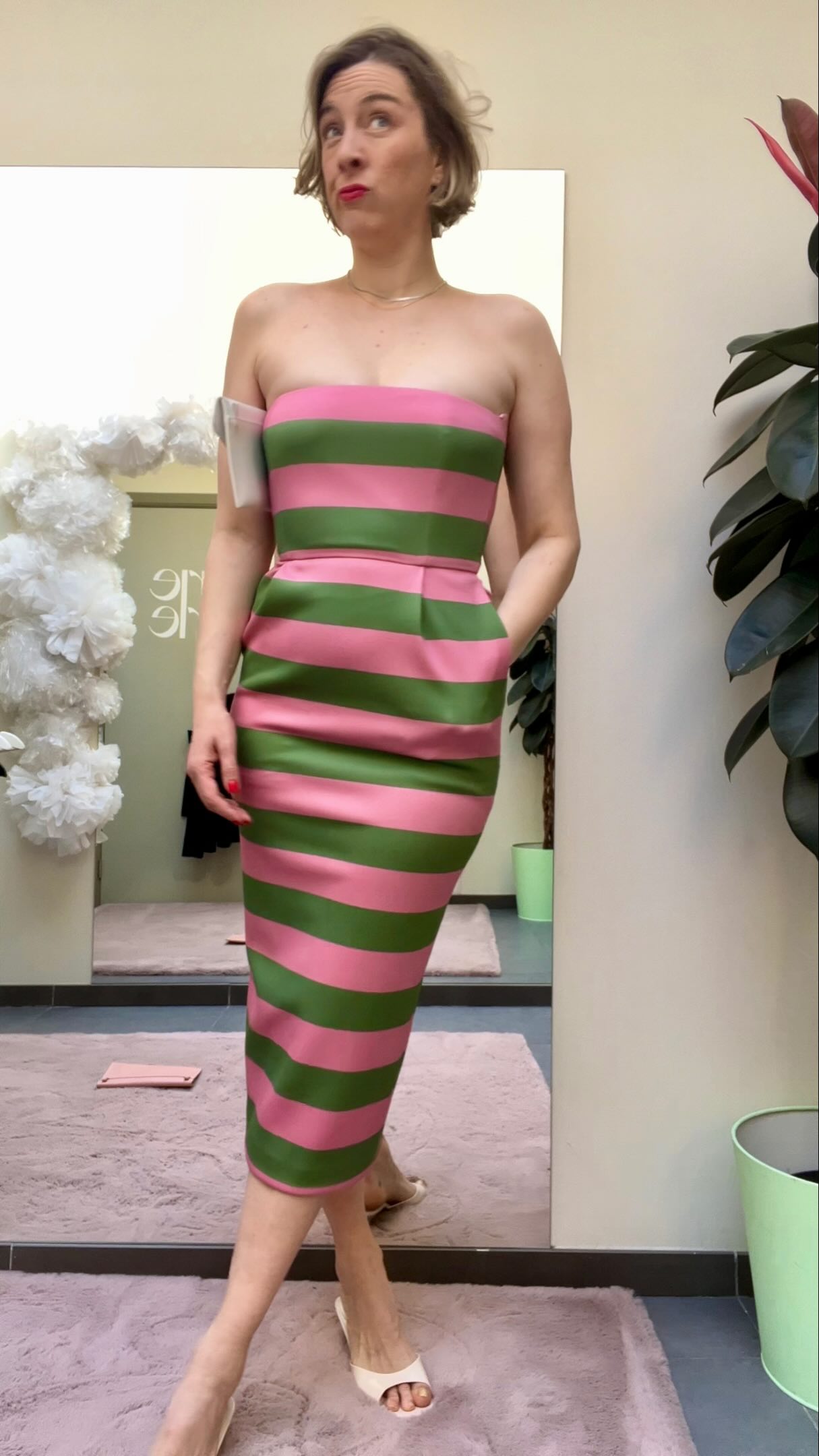 Houden of verkopen, wat denk jij?
Bernadette jurk (maat 38)
#rental #sustainablefashion #rierie