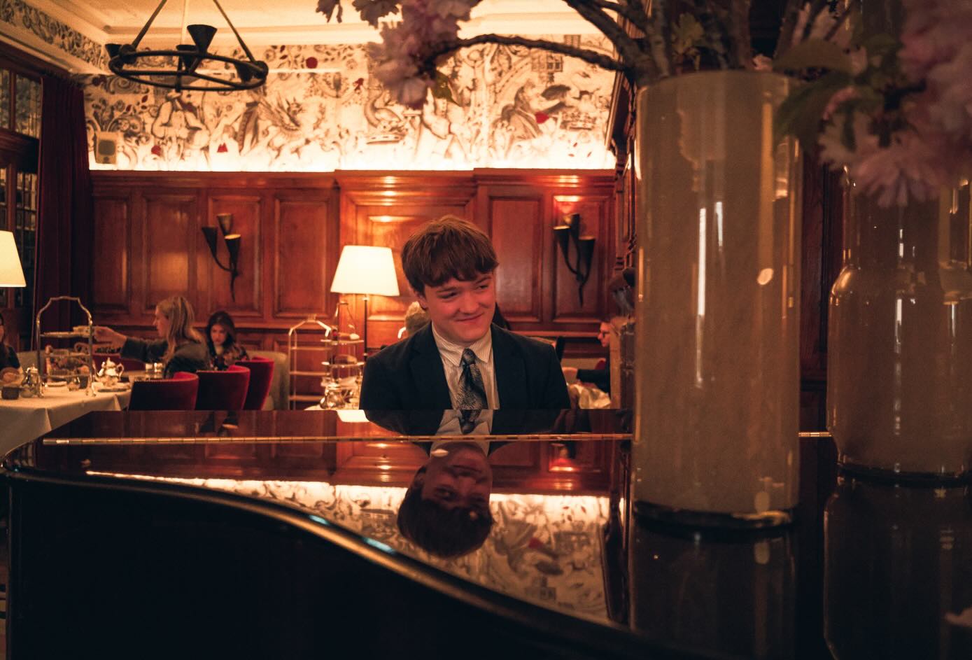 Our resident pianists at Browns are delighting afternoon tea guests with live music every day of the week π€©πΉπΆβοΈ